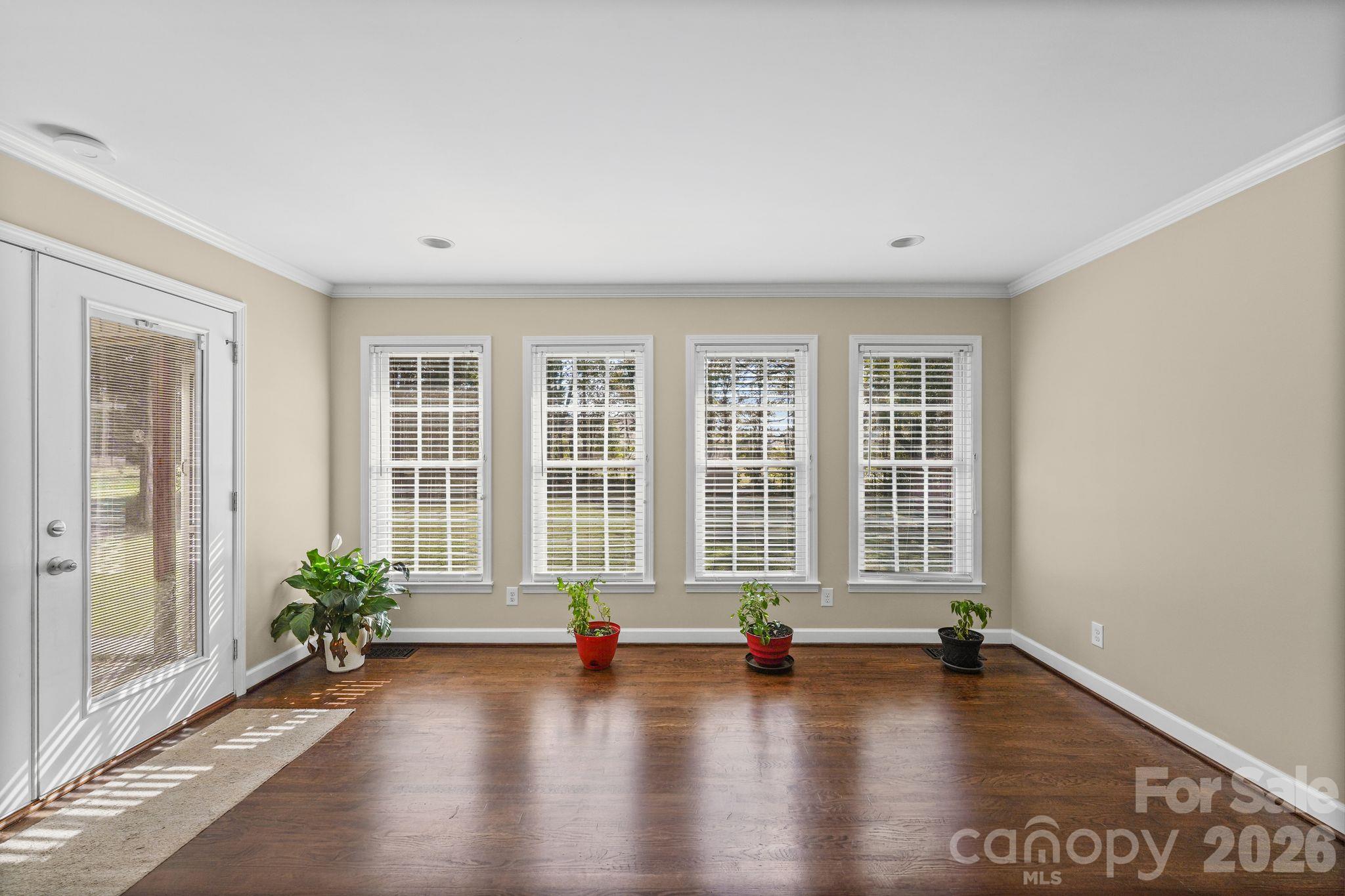 Single Family Residence at 380 Stratford Road, Lexington, photo 12 of 29