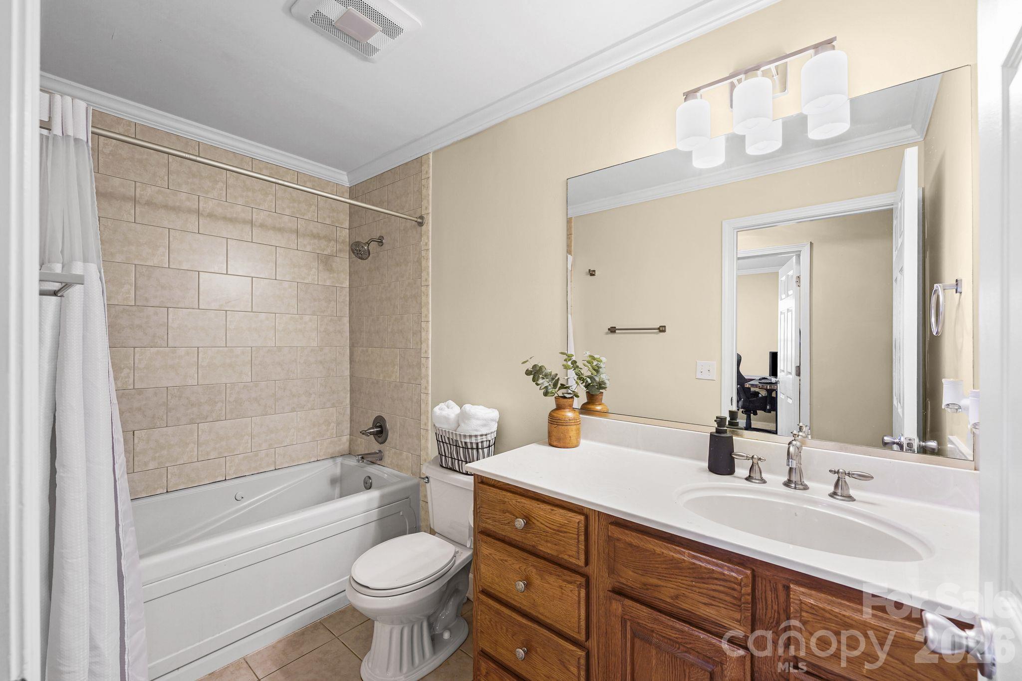Single Family Residence at 380 Stratford Road, Lexington, photo 20 of 29