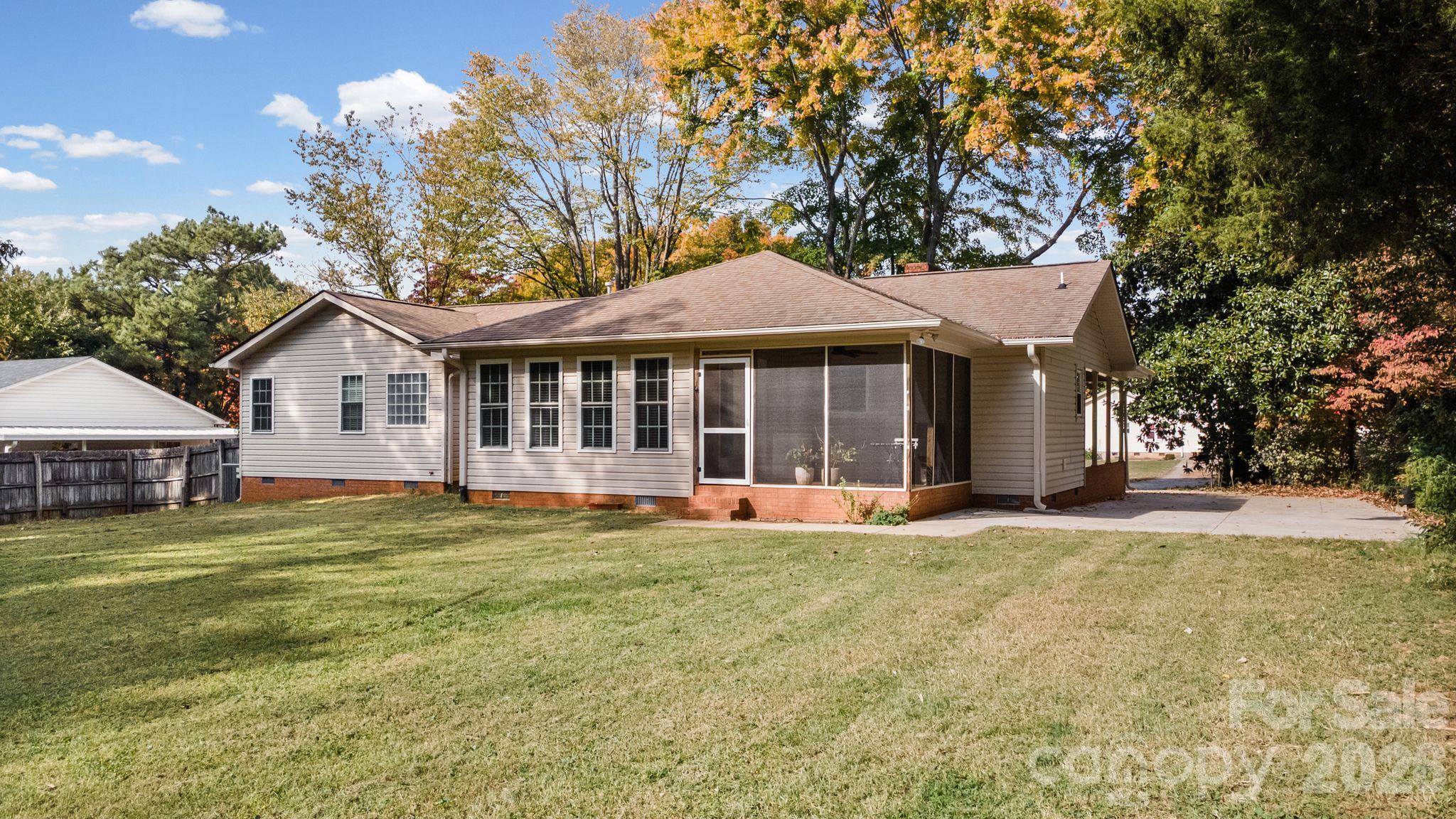Single Family Residence at 380 Stratford Road, Lexington, photo 26 of 29