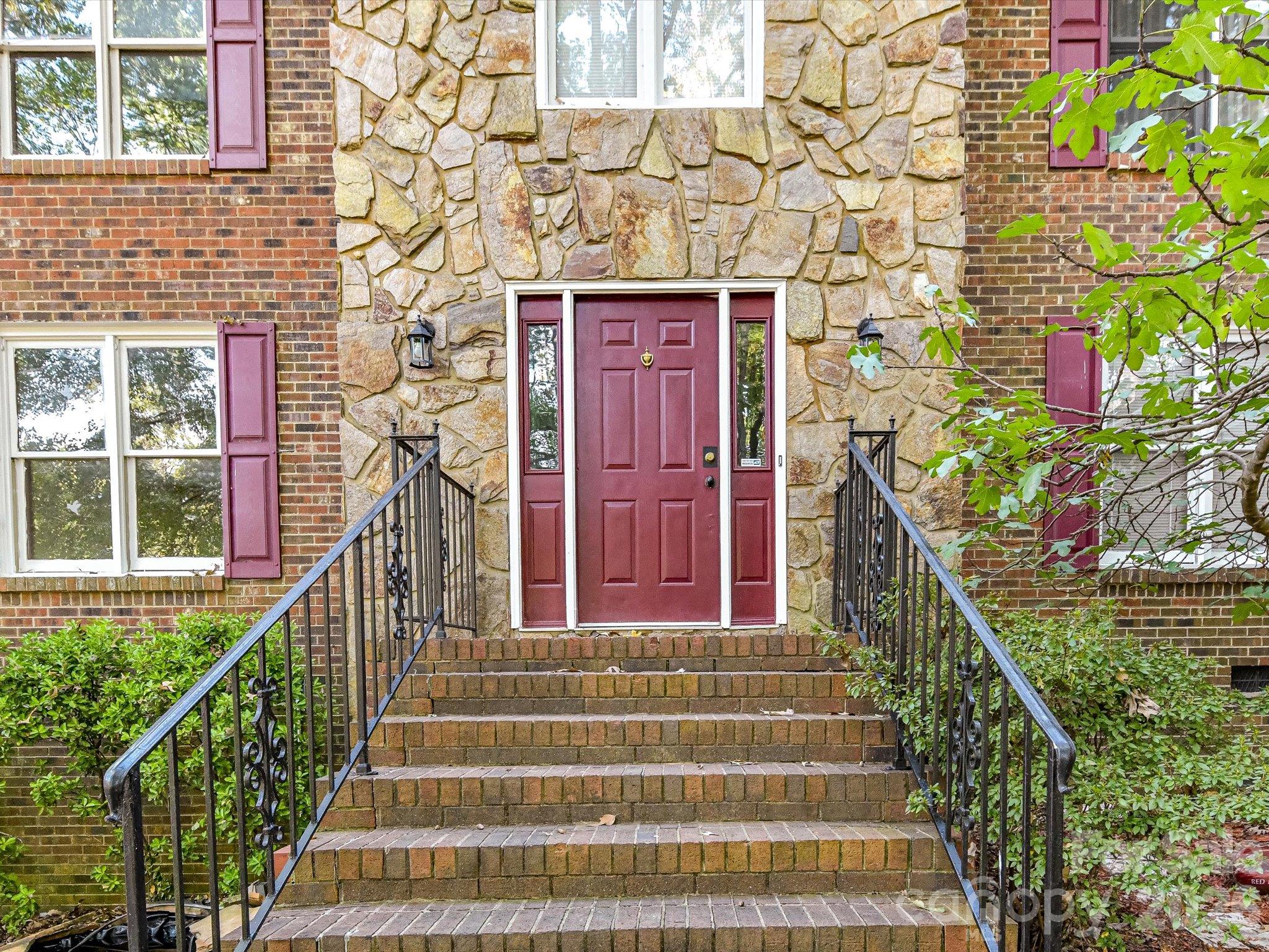 2512 King Arthur Drive