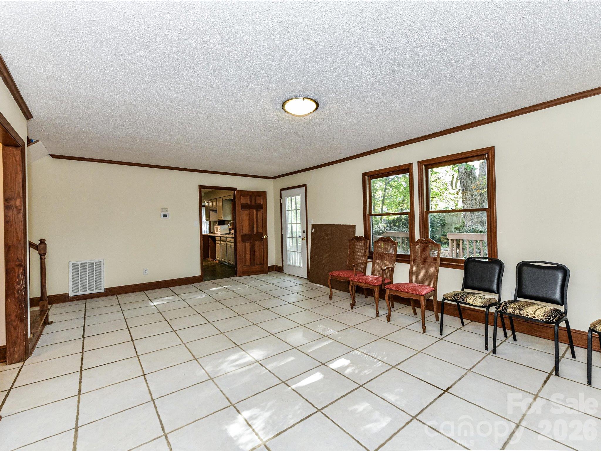 Single Family Residence at 2512 King Arthur Drive, Monroe, photo 15 of 46