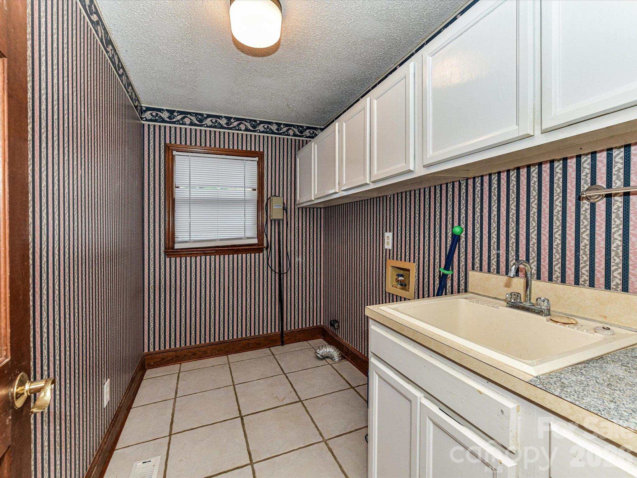 Single Family Residence at 2512 King Arthur Drive, Monroe, photo 35 of 46