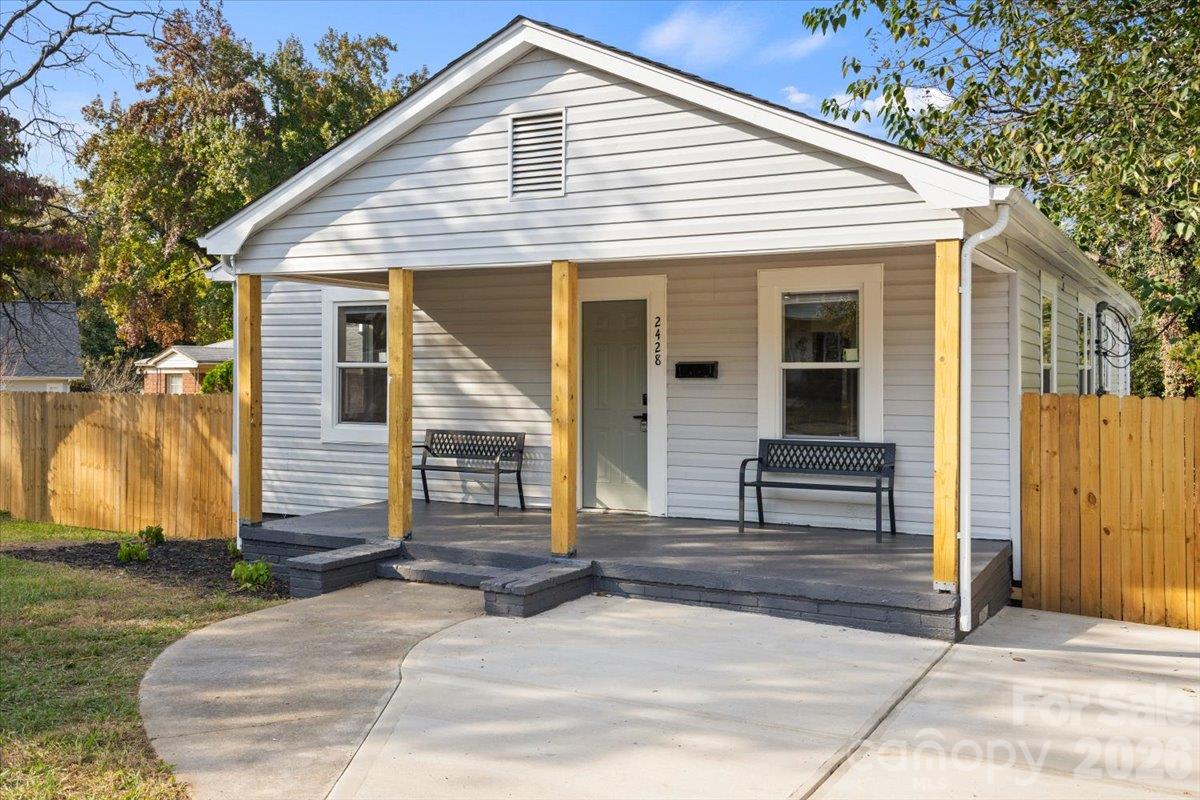 Single Family Residence at 2428 Booker Avenue, Charlotte, photo 4 of 38