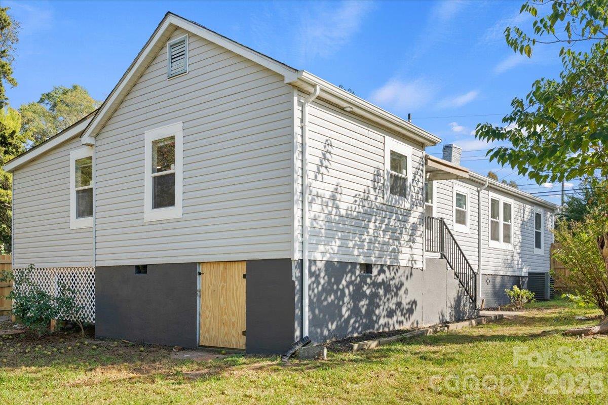 Single Family Residence at 2428 Booker Avenue, Charlotte, photo 32 of 38