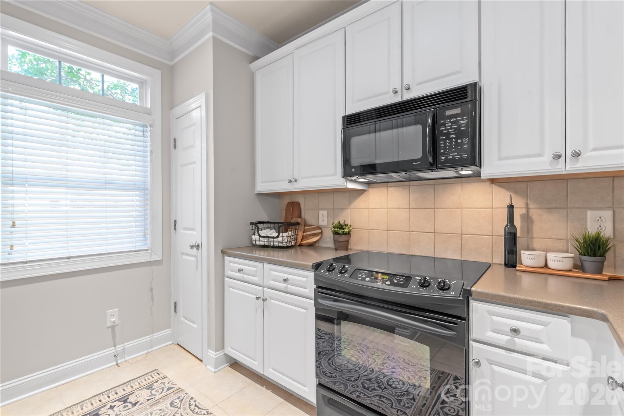 Condominium at 8833 Legacy Lake Lane, Charlotte, photo 7 of 28