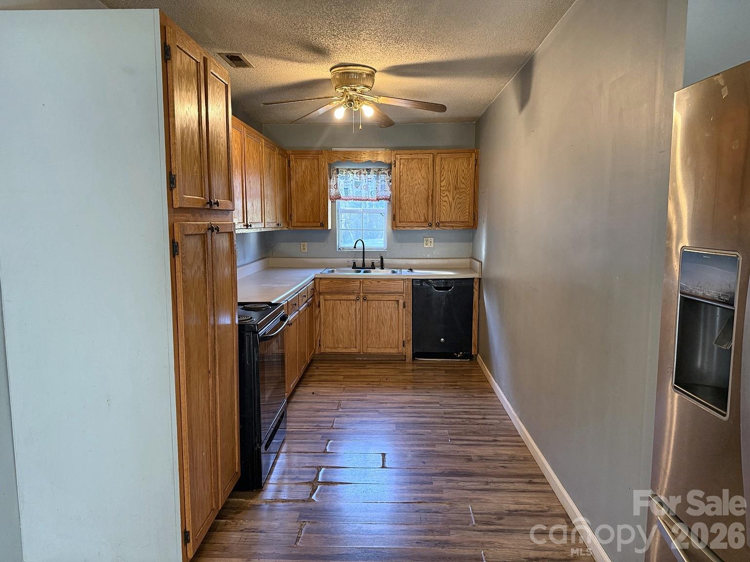 Kitchen - 1647 Old Pinckney Road, York