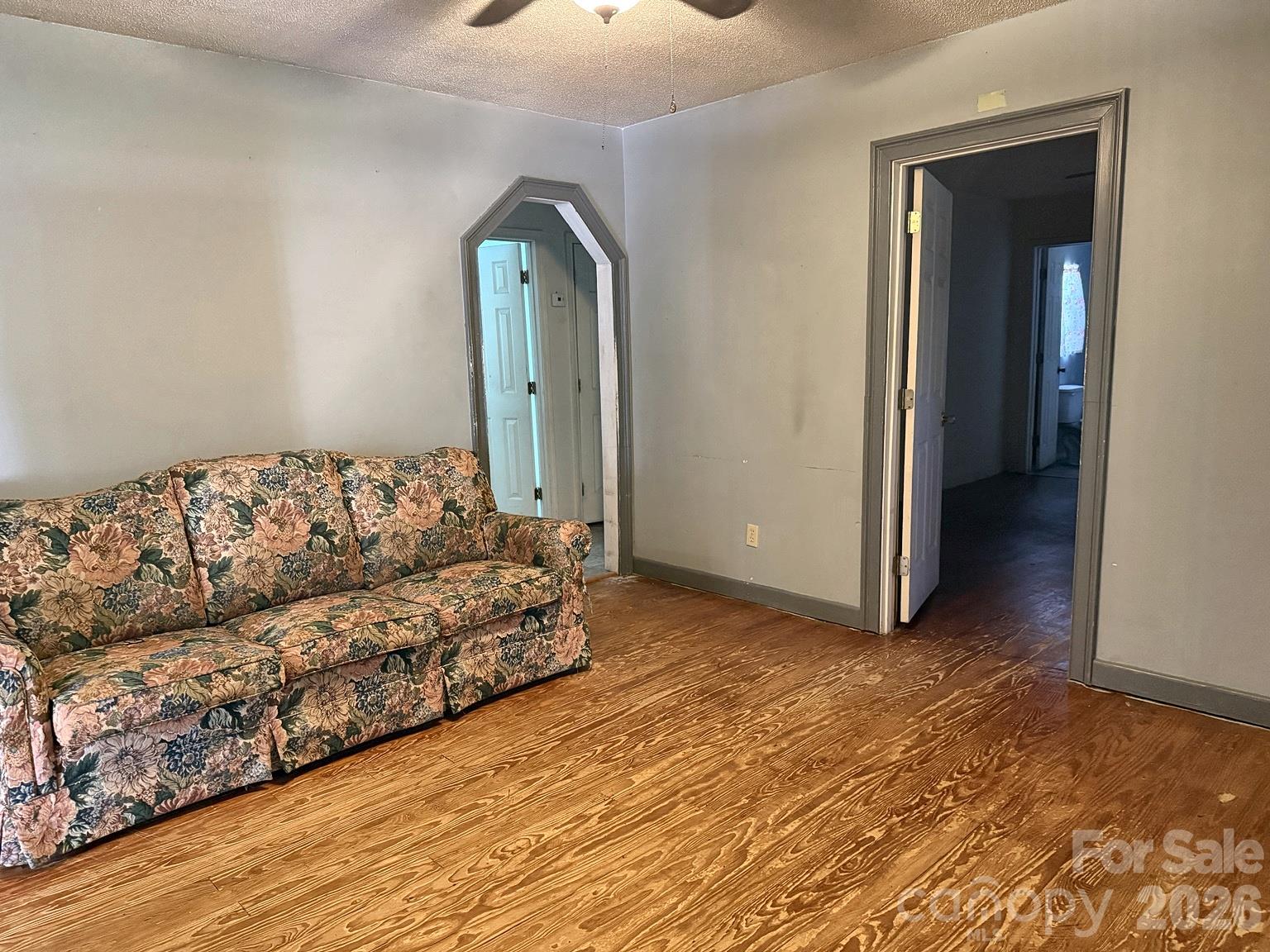 Living Room - 1647 Old Pinckney Road, York