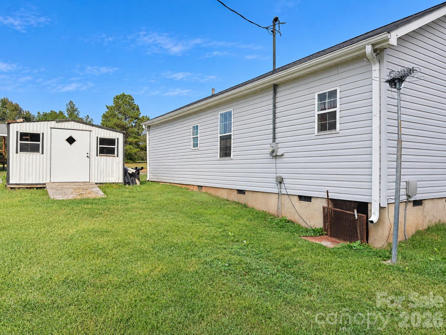 Back of house w/ building - 1647 Old Pinckney Road, York