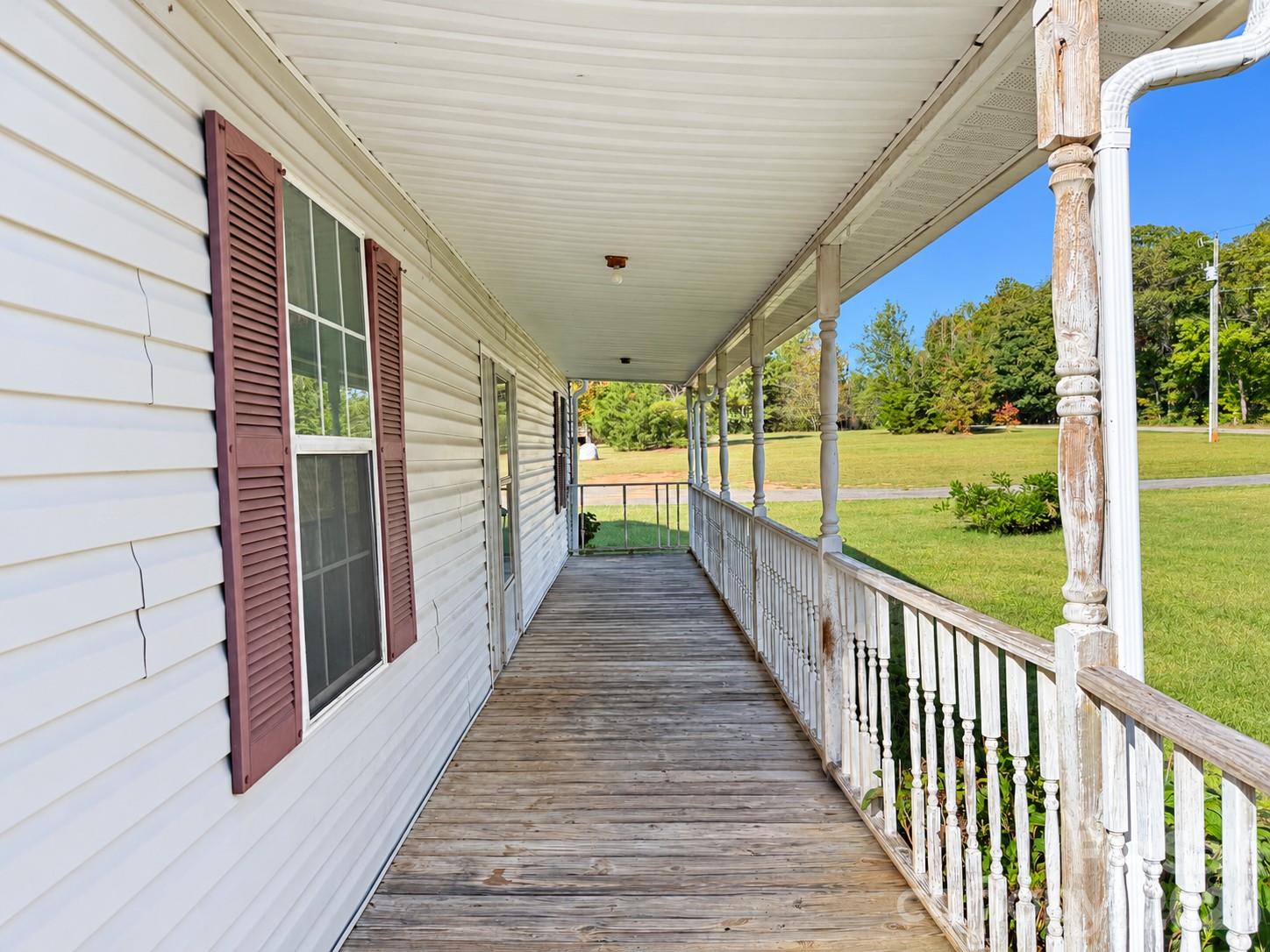 Porch - 1647 Old Pinckney Road, York