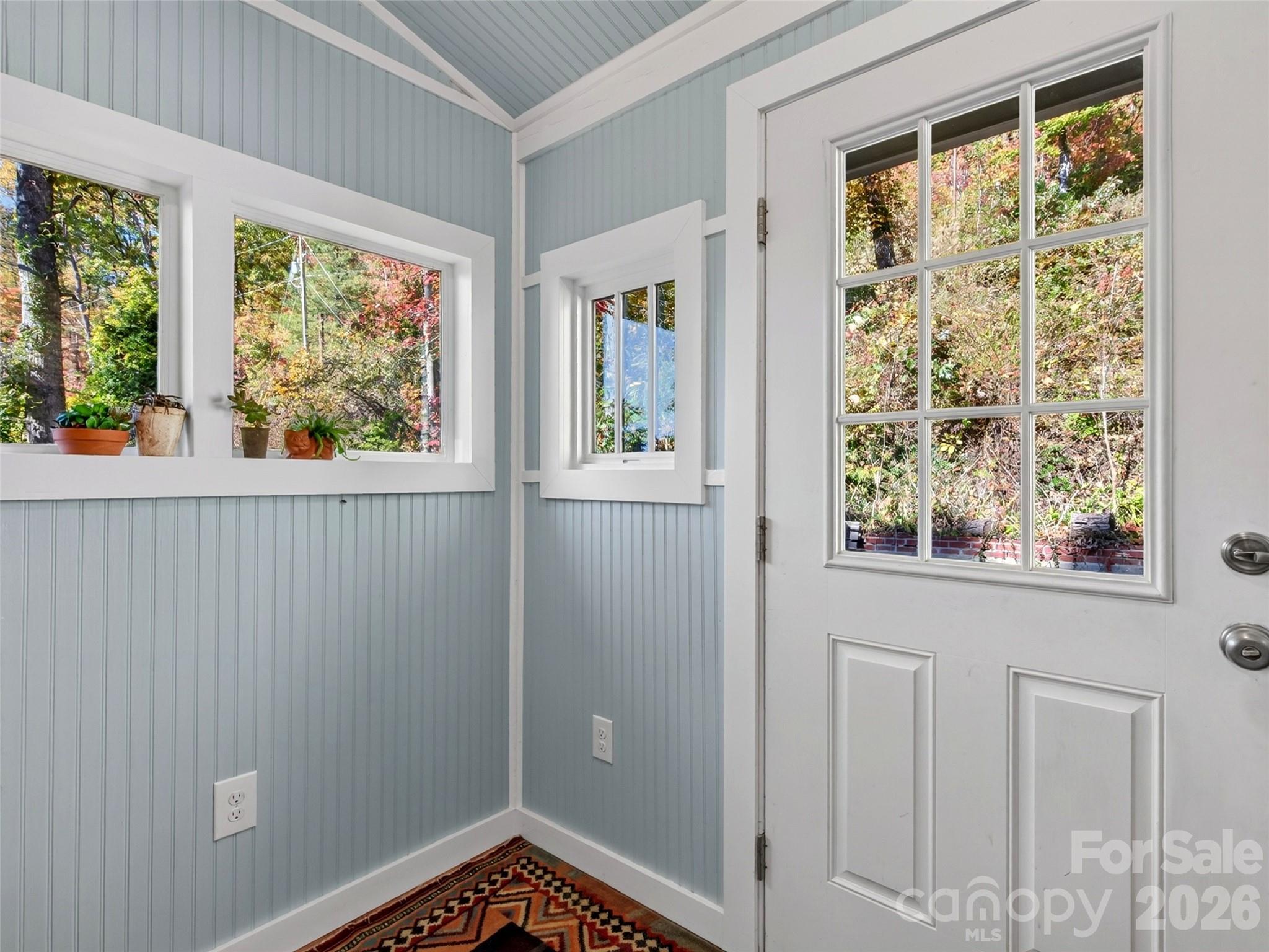 Spacious mudroom - 335 Moody Cove Road, Weaverville