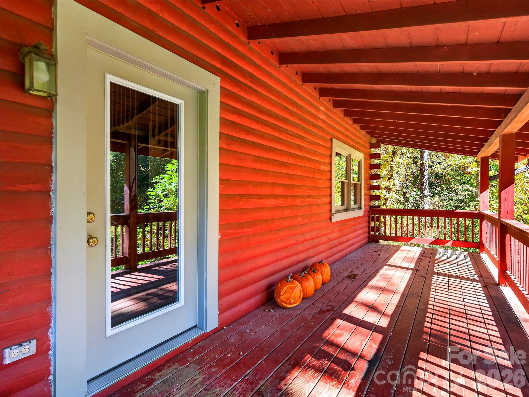 Covered back deck - 335 Moody Cove Road, Weaverville