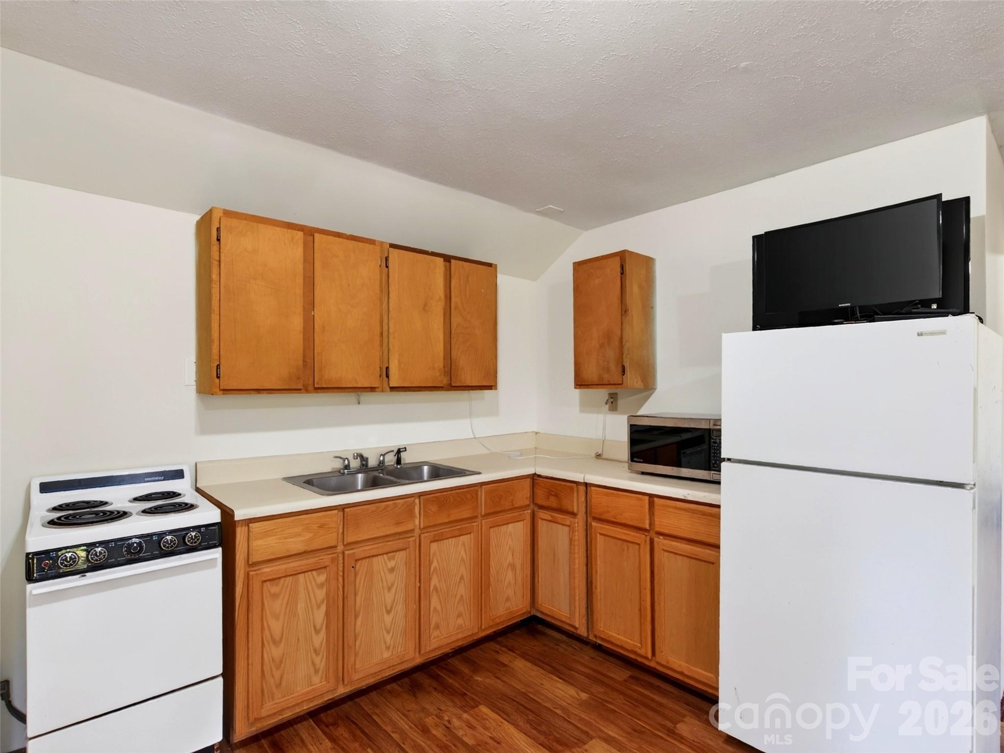 Lower level kitchenette - 335 Moody Cove Road, Weaverville
