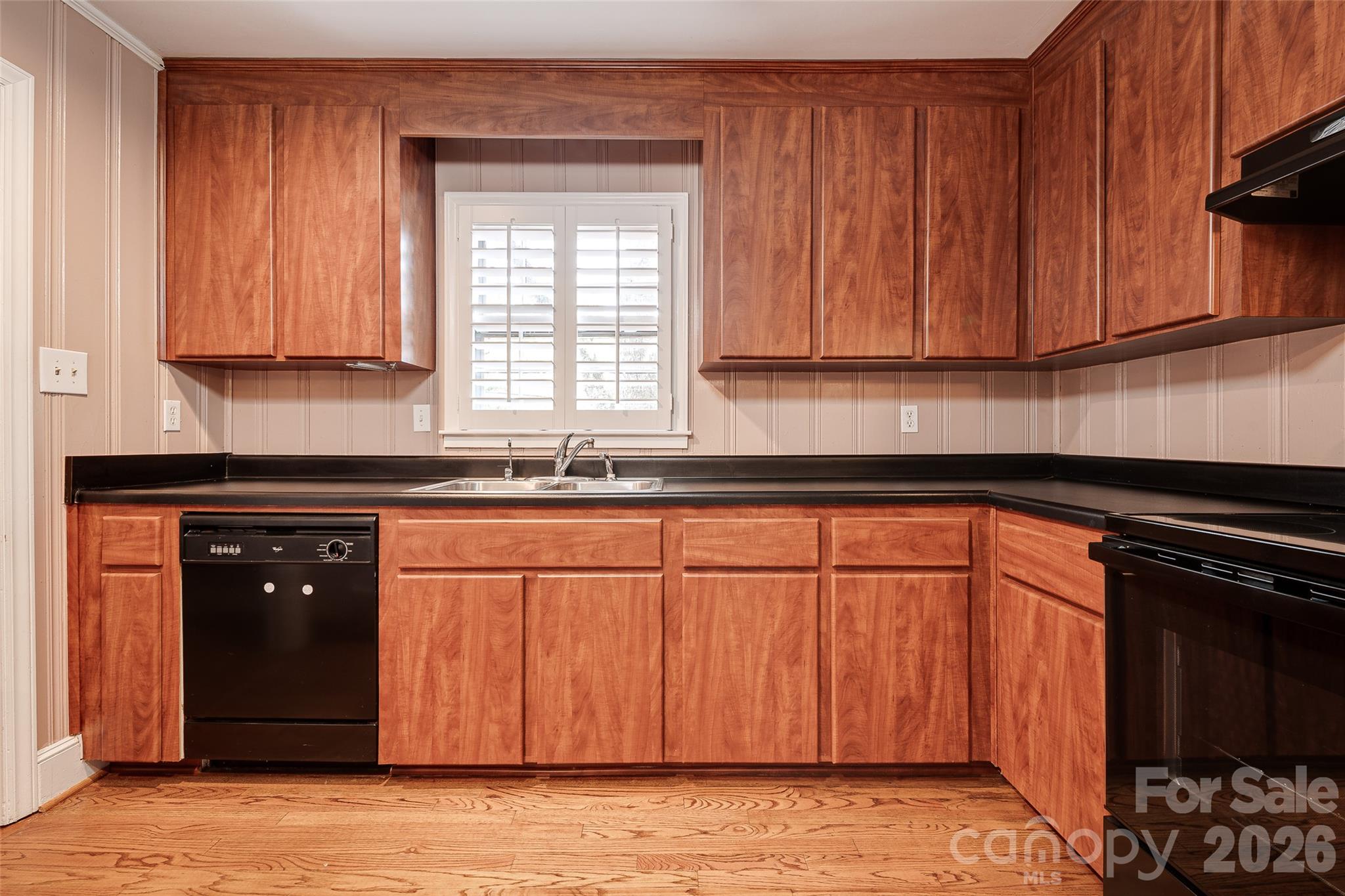 Single Family Residence at 6730 Brookcrest Drive, Charlotte, photo 5 of 29