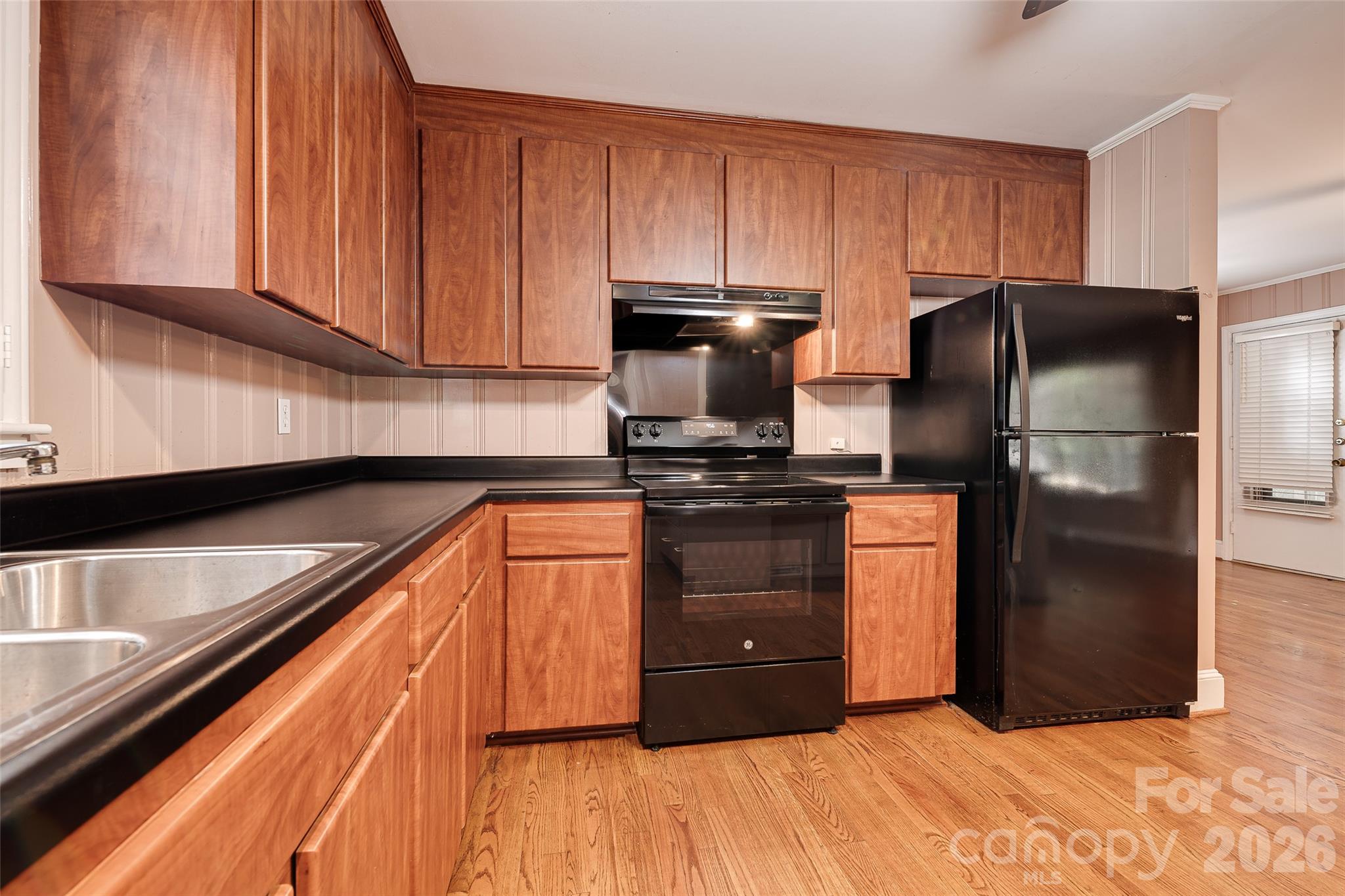 Single Family Residence at 6730 Brookcrest Drive, Charlotte, photo 6 of 29