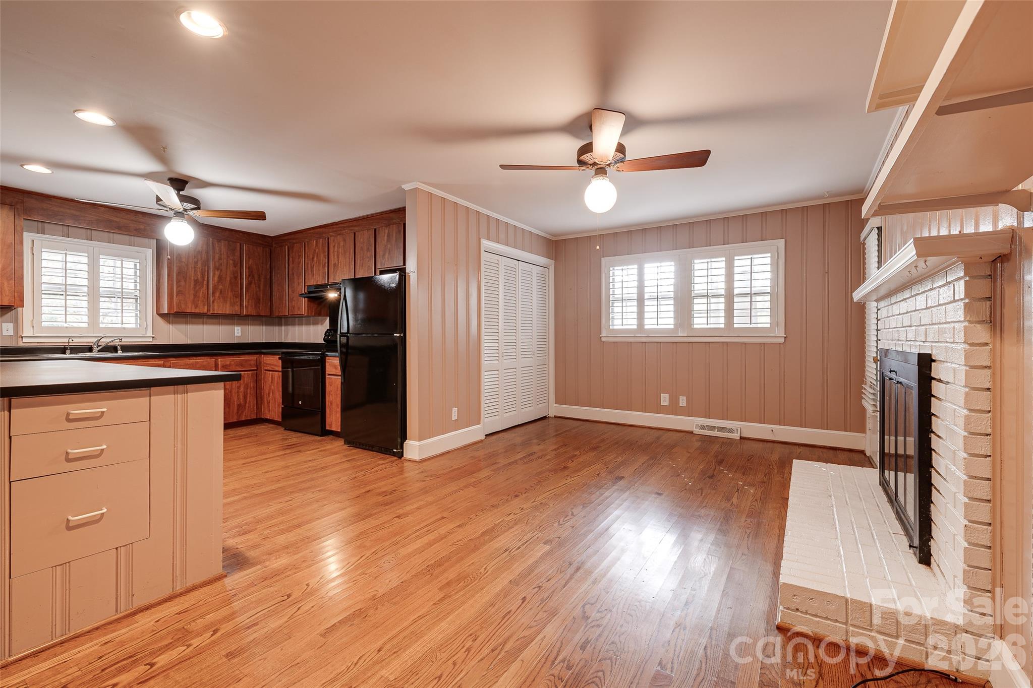 Single Family Residence at 6730 Brookcrest Drive, Charlotte, photo 7 of 29