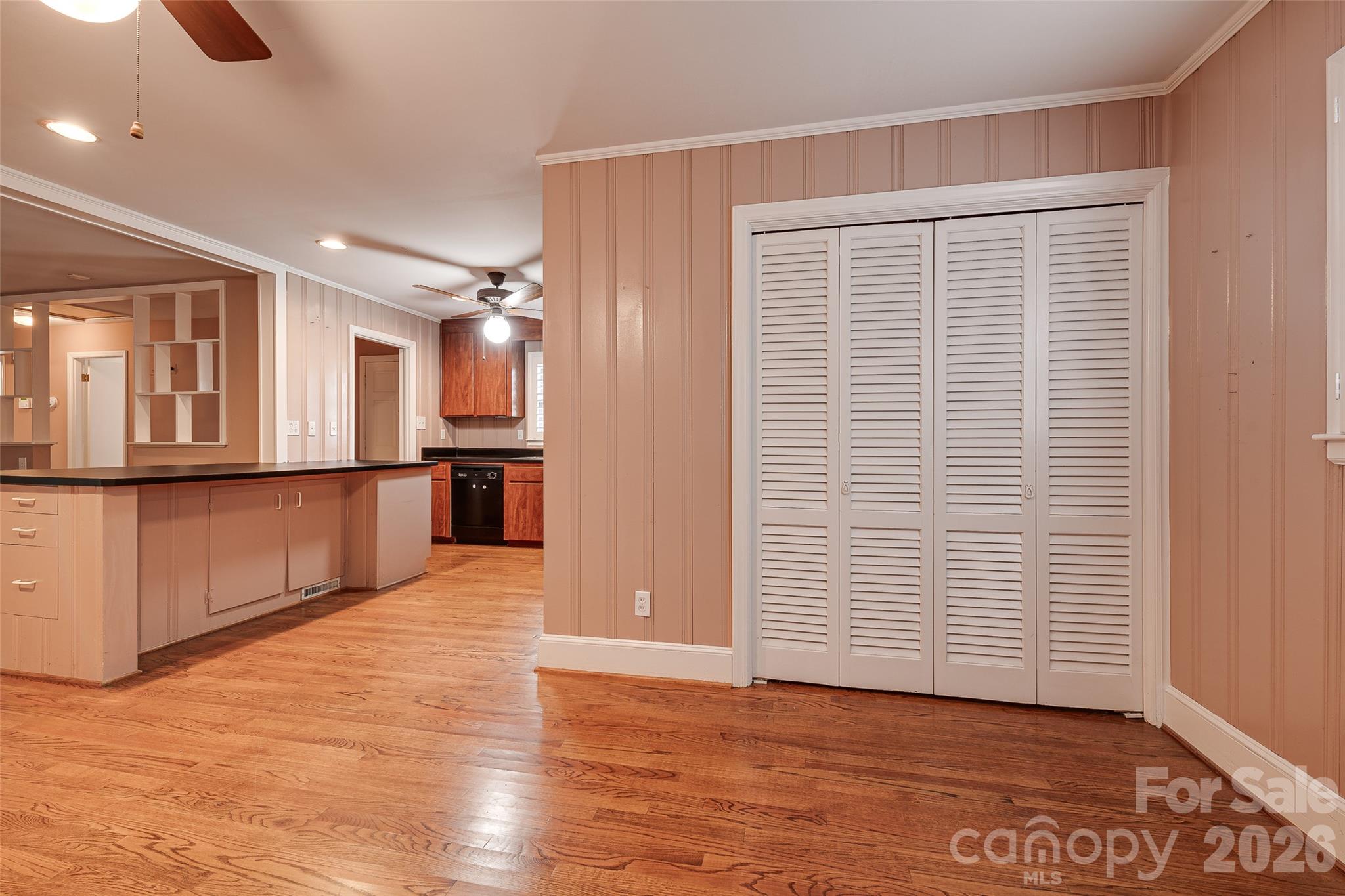 Single Family Residence at 6730 Brookcrest Drive, Charlotte, photo 11 of 29