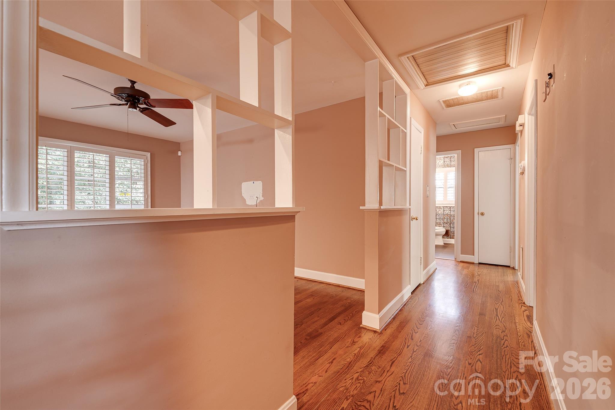 Single Family Residence at 6730 Brookcrest Drive, Charlotte, photo 13 of 29
