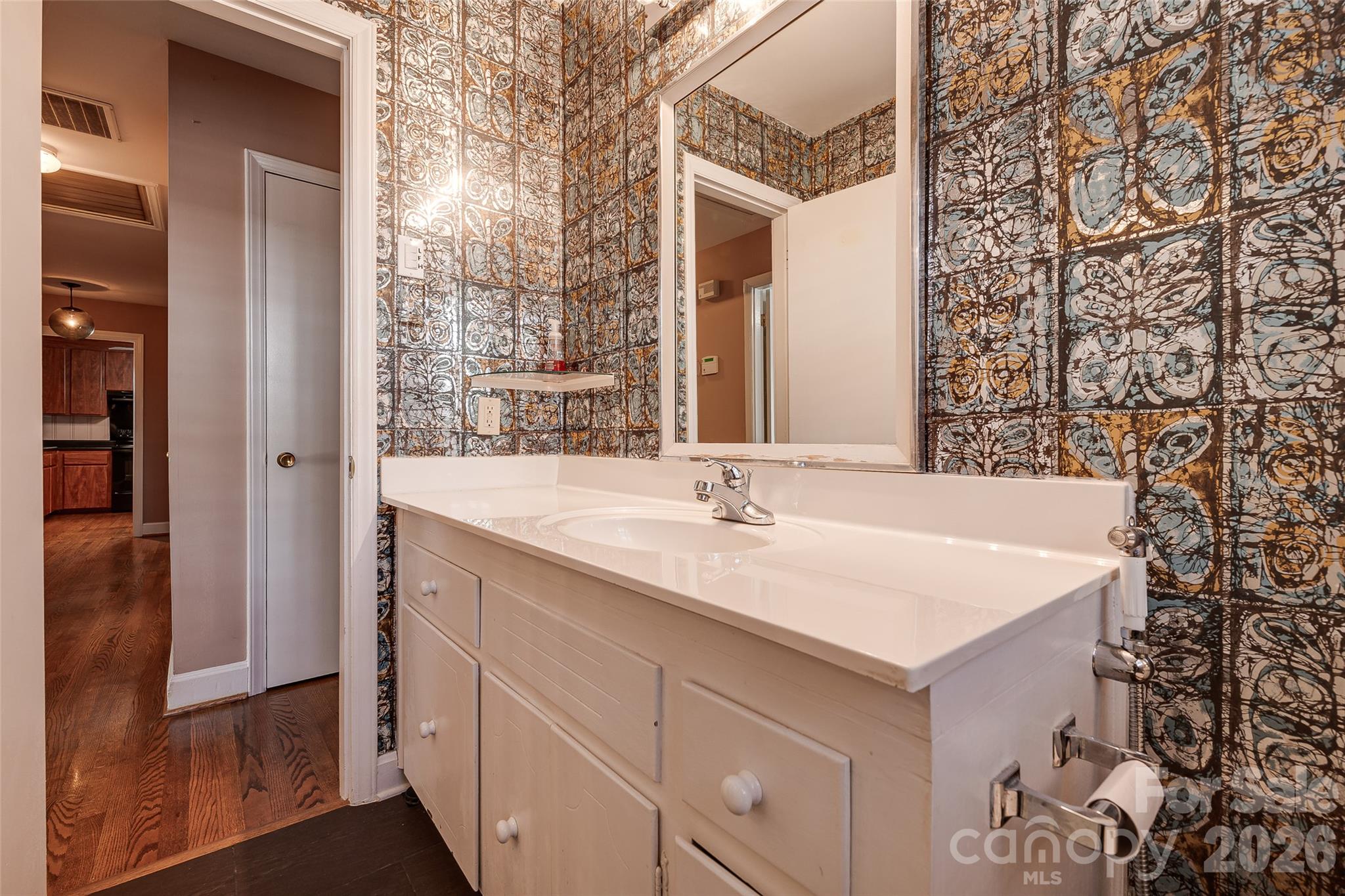Single Family Residence at 6730 Brookcrest Drive, Charlotte, photo 21 of 29