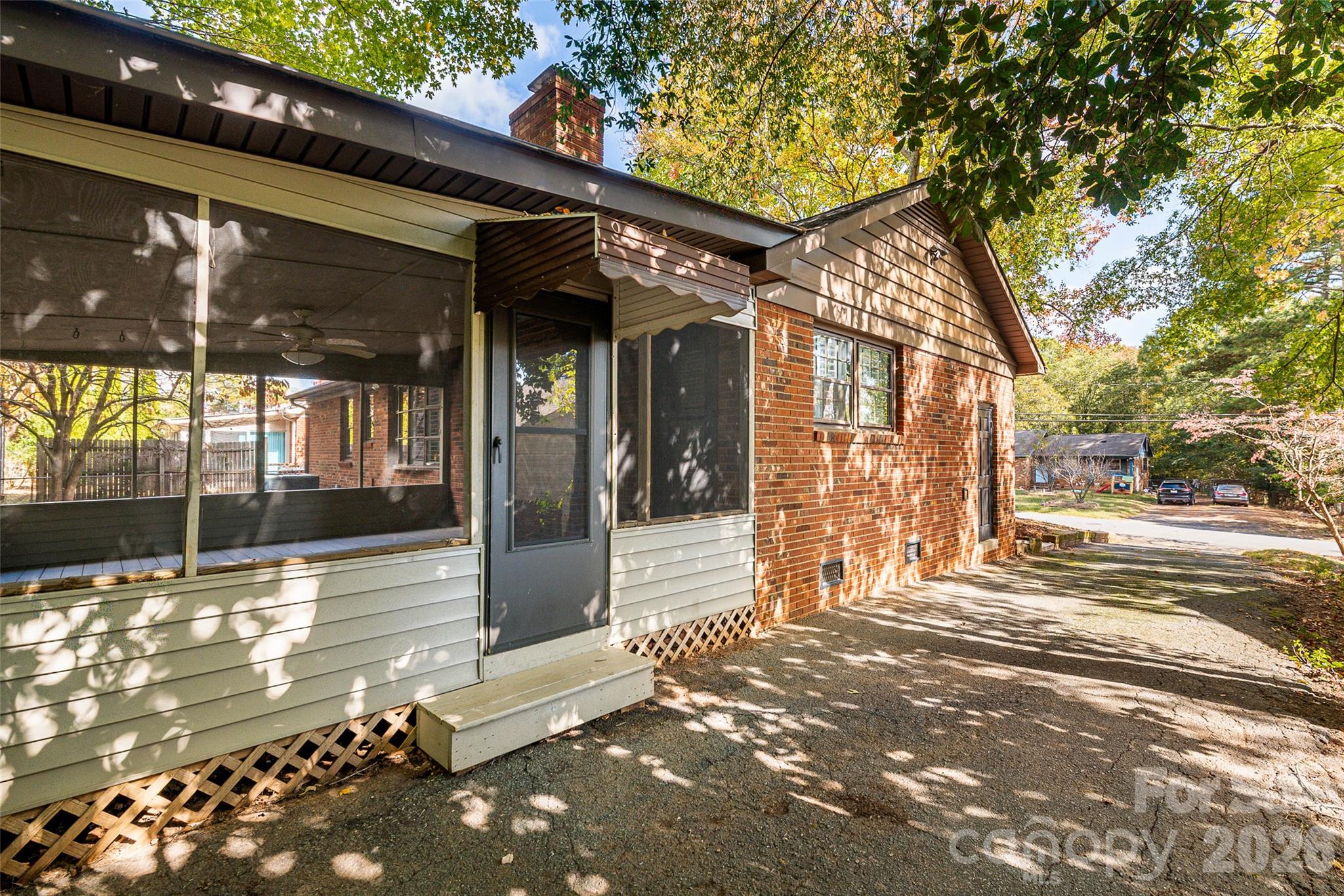 Single Family Residence at 6730 Brookcrest Drive, Charlotte, photo 26 of 29