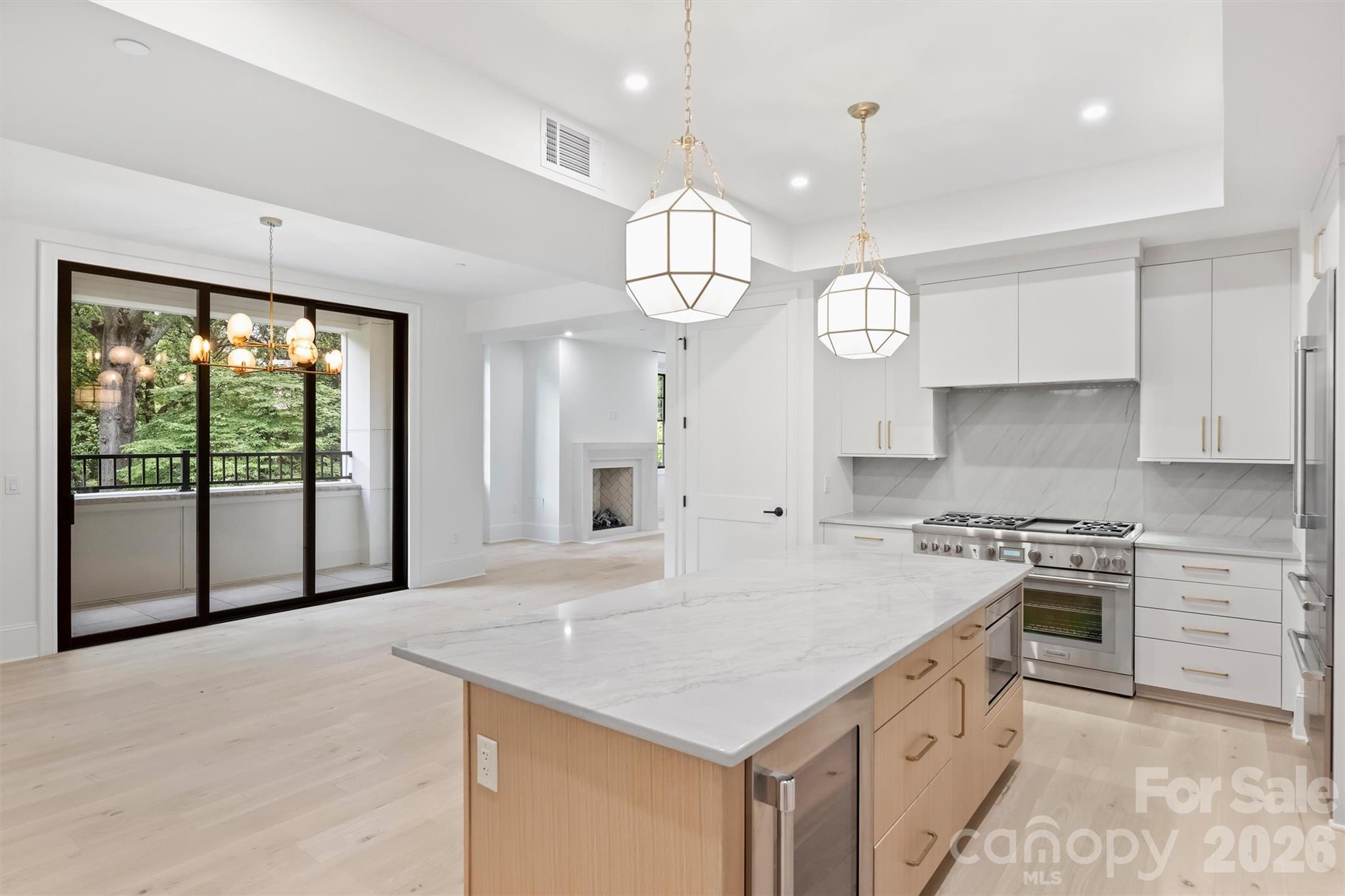 Condominium at 409 Queens Road, Charlotte, photo 9 of 48