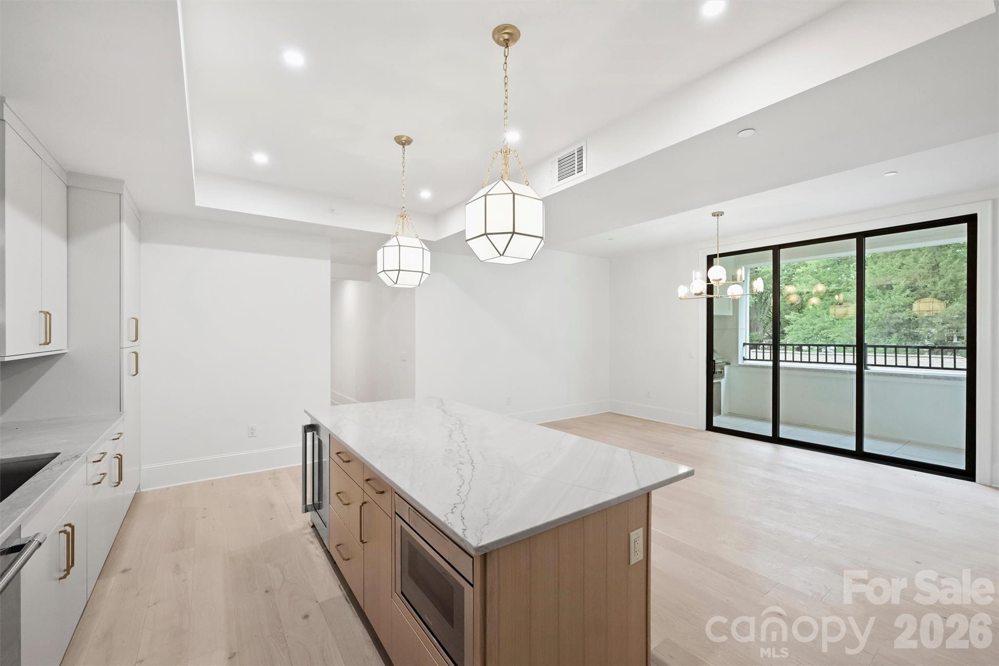 Condominium at 409 Queens Road, Charlotte, photo 11 of 48