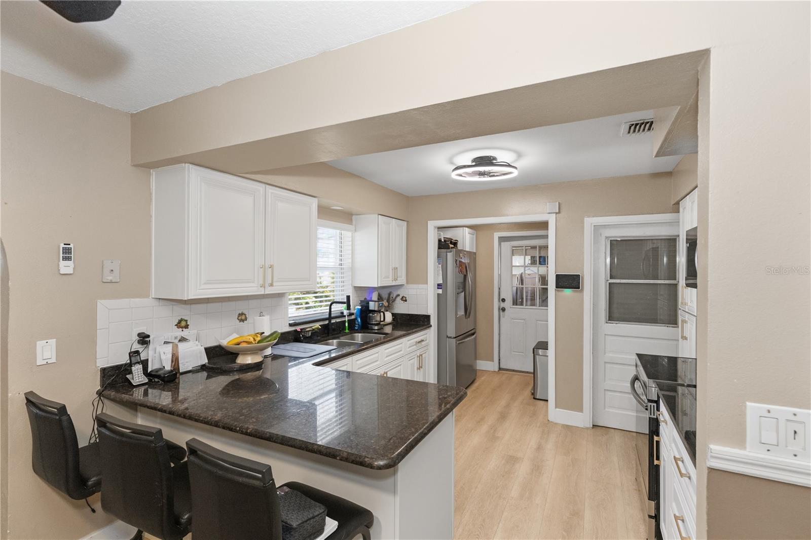 Single Family Residence at 6711 RALSTON BEACH CIR, TAMPA, photo 10 of 62