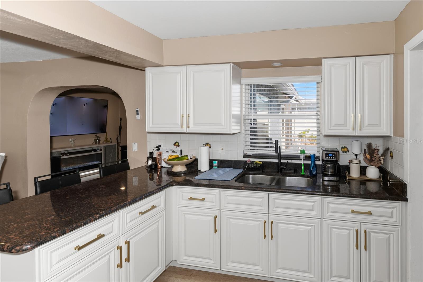 Single Family Residence at 6711 RALSTON BEACH CIR, TAMPA, photo 11 of 62