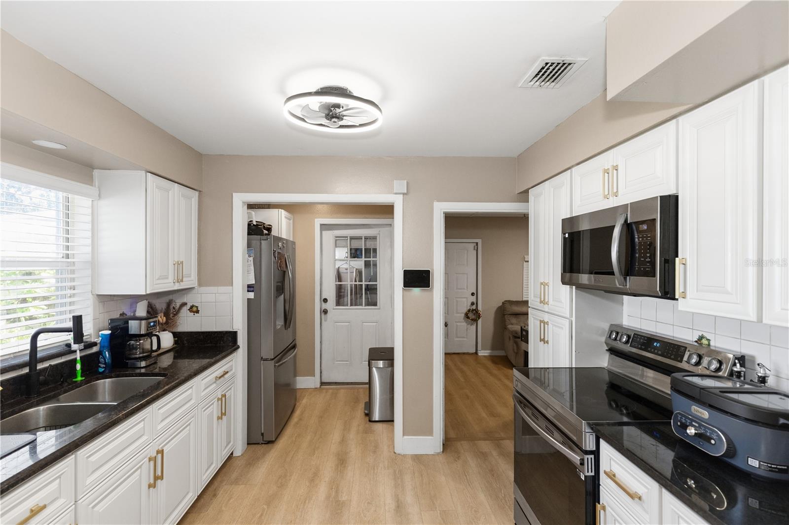 Single Family Residence at 6711 RALSTON BEACH CIR, TAMPA, photo 13 of 62