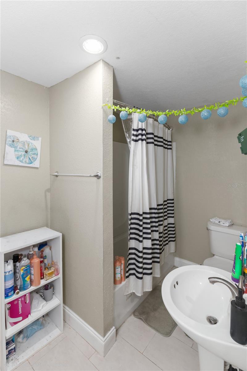 Single Family Residence at 6711 RALSTON BEACH CIR, TAMPA, photo 20 of 62