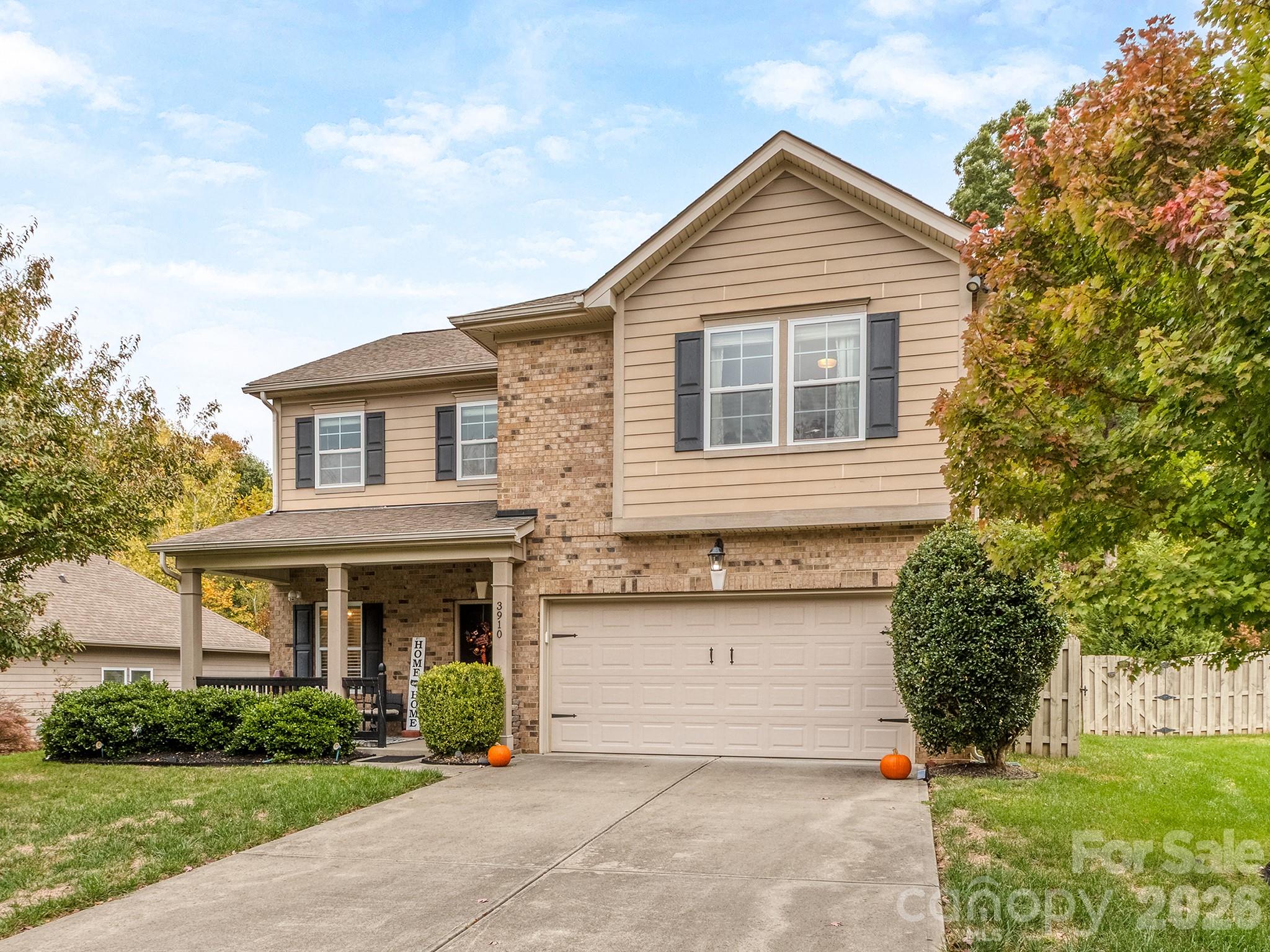 Single Family Residence at 3910 Martele Drive, Mint Hill, photo 2 of 23