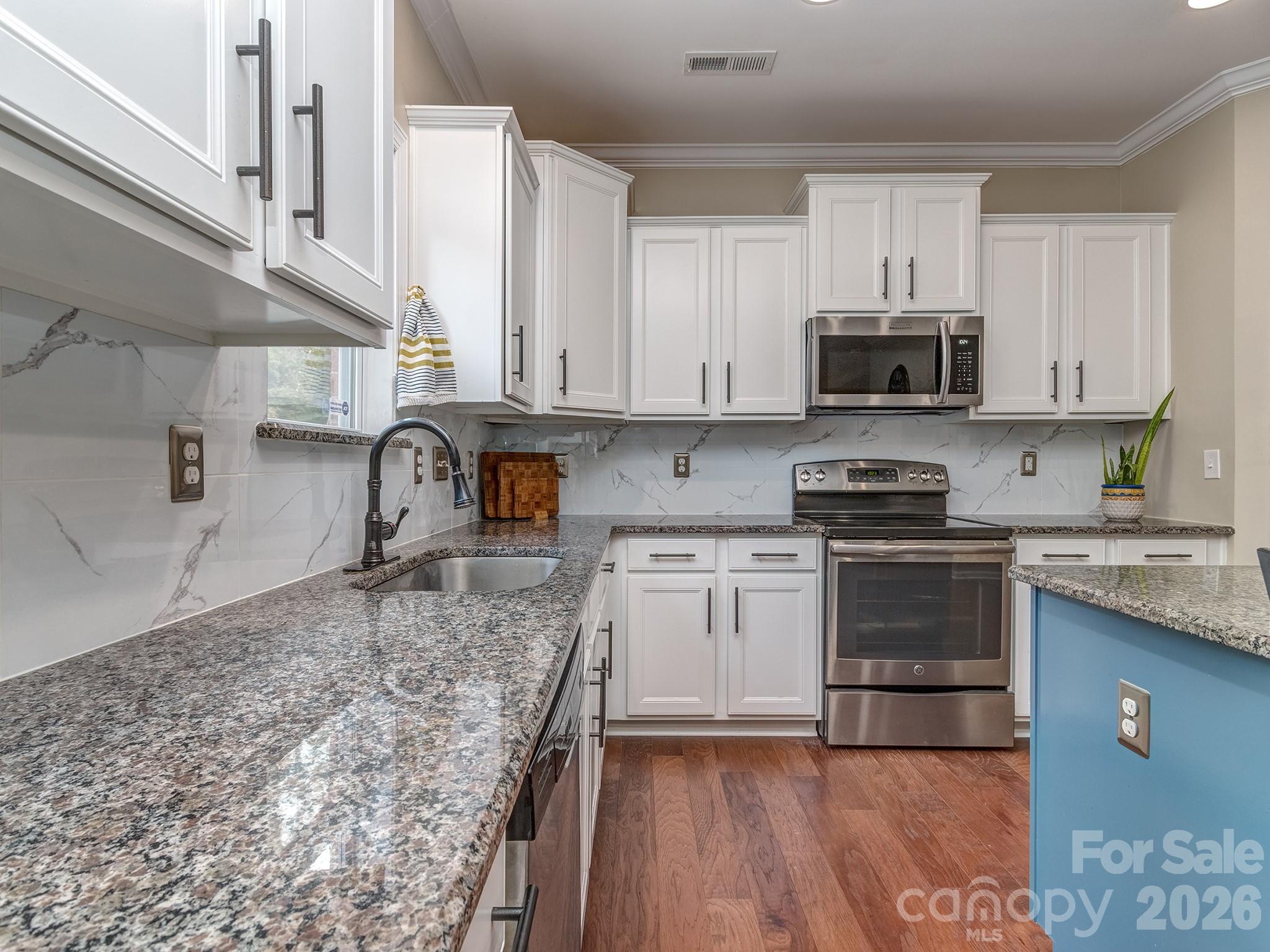 Single Family Residence at 3910 Martele Drive, Mint Hill, photo 10 of 23