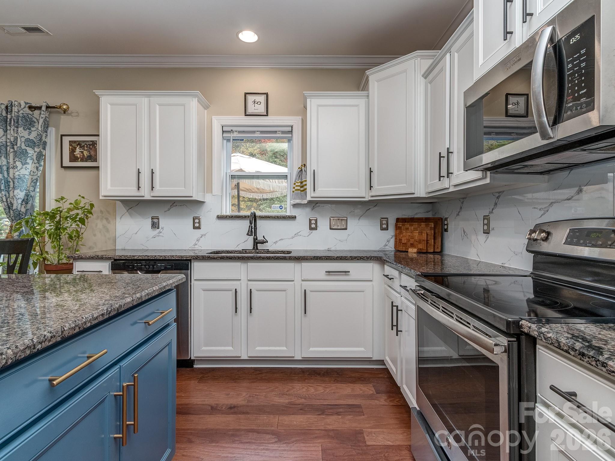 Single Family Residence at 3910 Martele Drive, Mint Hill, photo 11 of 23