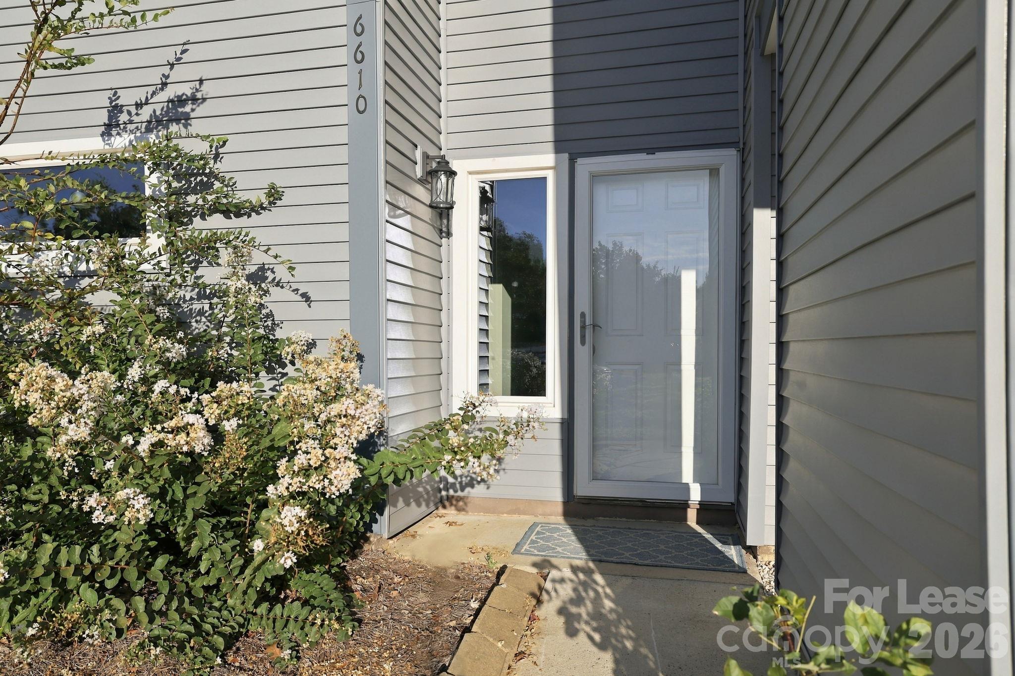 Townhouse at 6610 Point Comfort Lane, Charlotte, photo 6 of 37