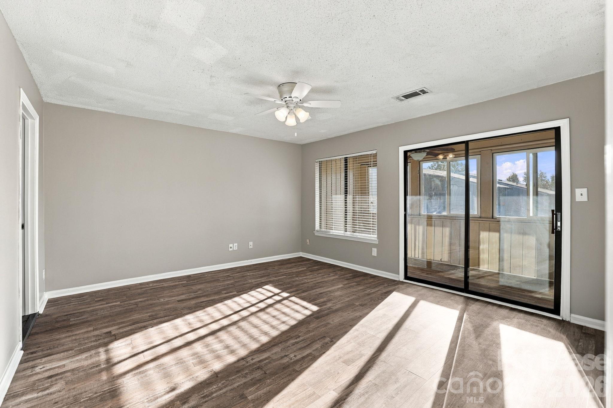 Townhouse at 6610 Point Comfort Lane, Charlotte, photo 12 of 37