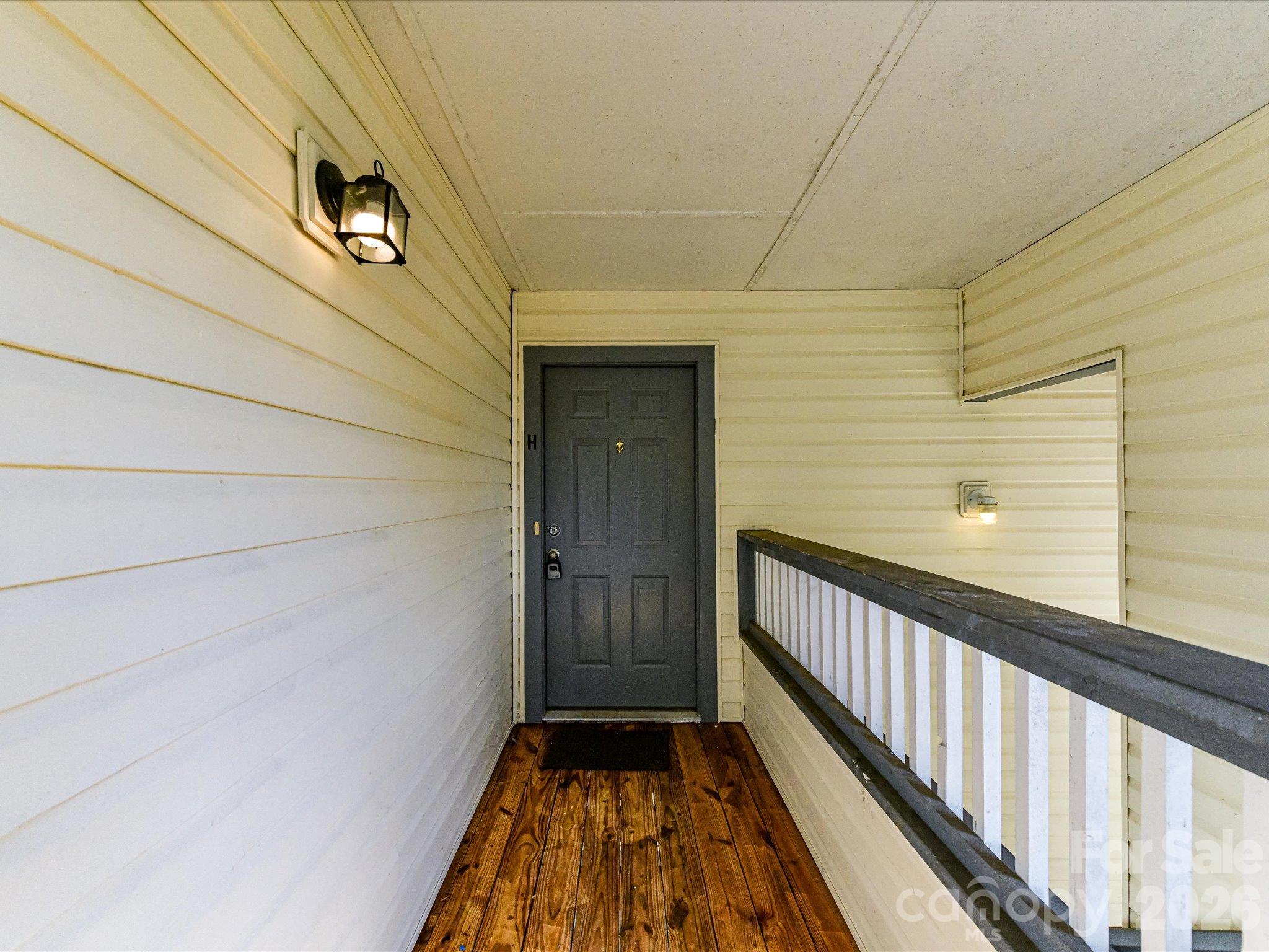 Condominium at 8020 Tremaine Court, Charlotte, photo 4 of 30