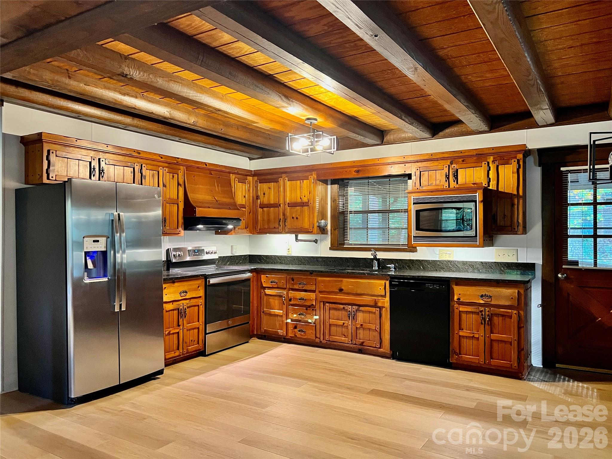 Single Family Residence at 6808 Linda Lake Drive, Charlotte, photo 7 of 29