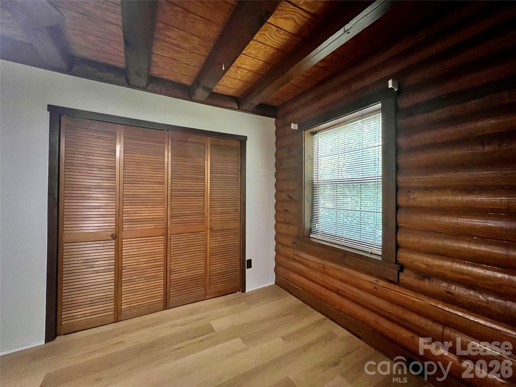 Single Family Residence at 6808 Linda Lake Drive, Charlotte, photo 11 of 29