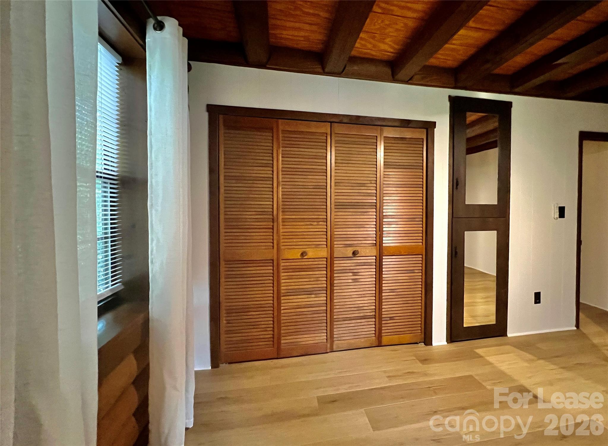 Single Family Residence at 6808 Linda Lake Drive, Charlotte, photo 13 of 29