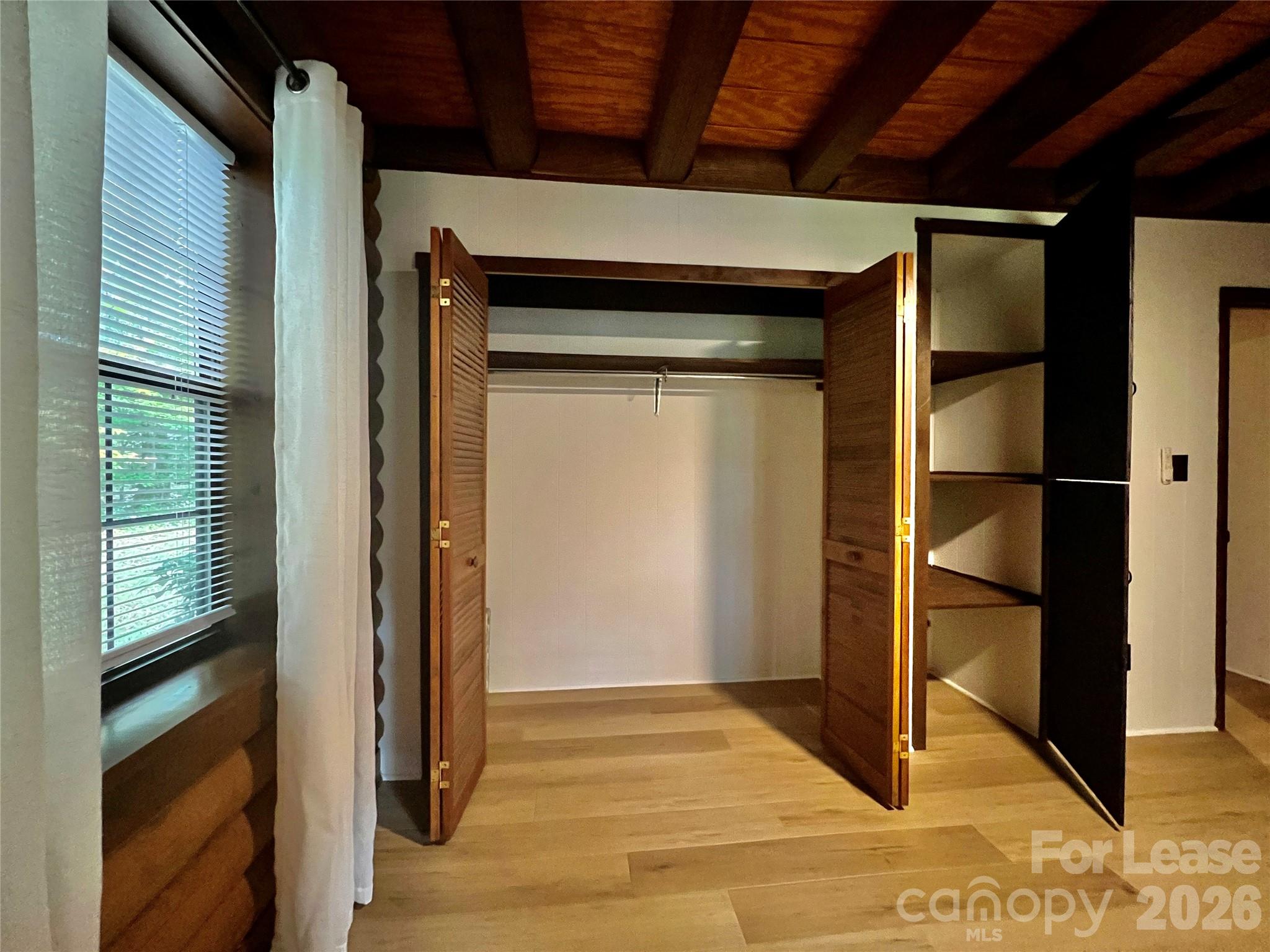 Single Family Residence at 6808 Linda Lake Drive, Charlotte, photo 14 of 29