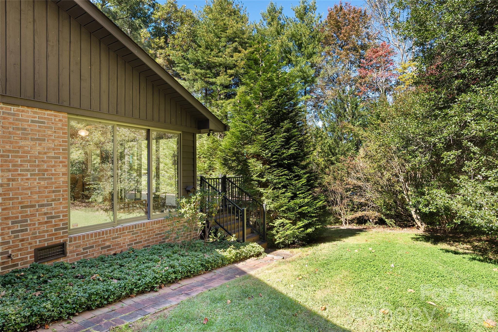 Single Family Residence at 2505 Little River Road, Hendersonville, photo 10 of 31