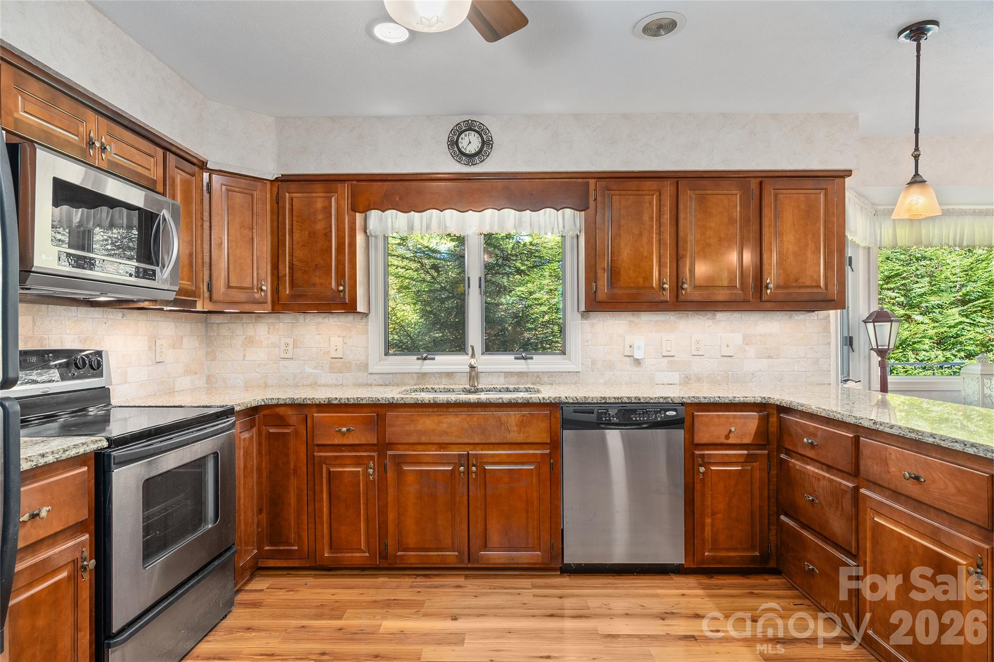 Single Family Residence at 2505 Little River Road, Hendersonville, photo 16 of 31