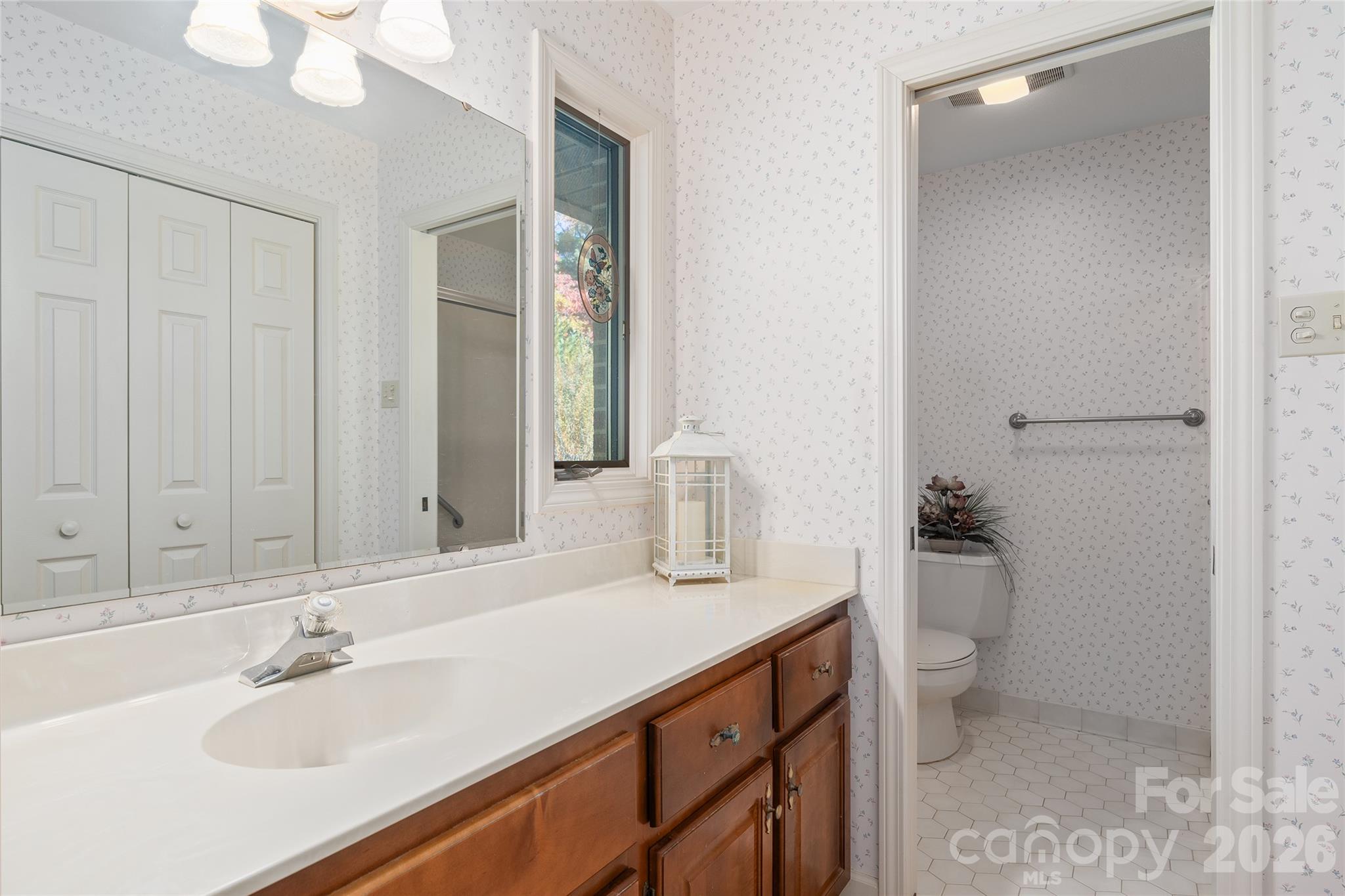 Main Bathroom - 2505 Little River Road, Hendersonville