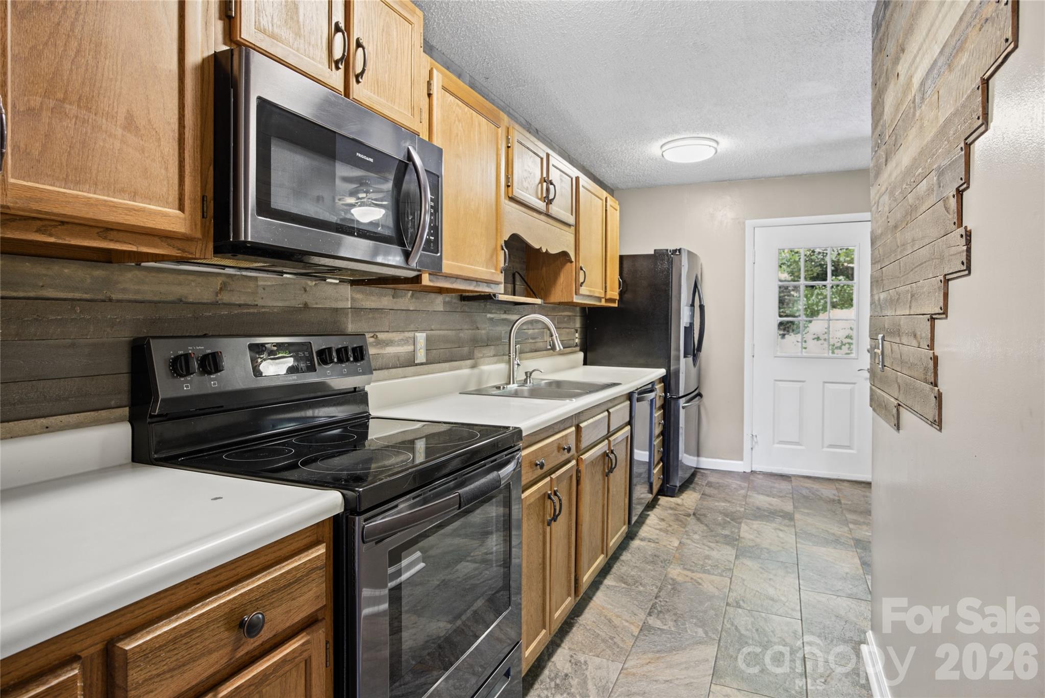Townhouse at 85 Wildflower Lane, Waynesville, photo 7 of 21