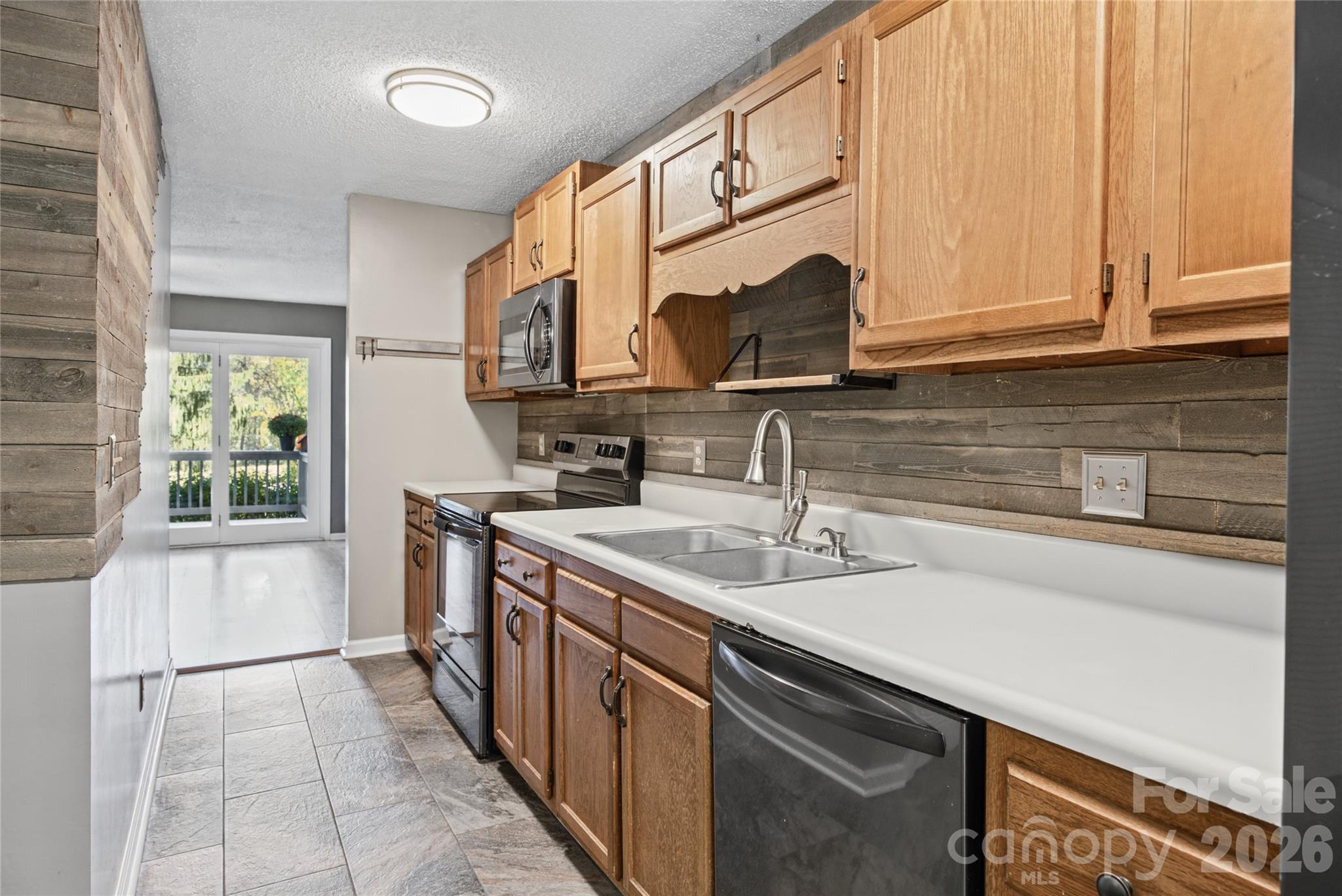 Townhouse at 85 Wildflower Lane, Waynesville, photo 8 of 21