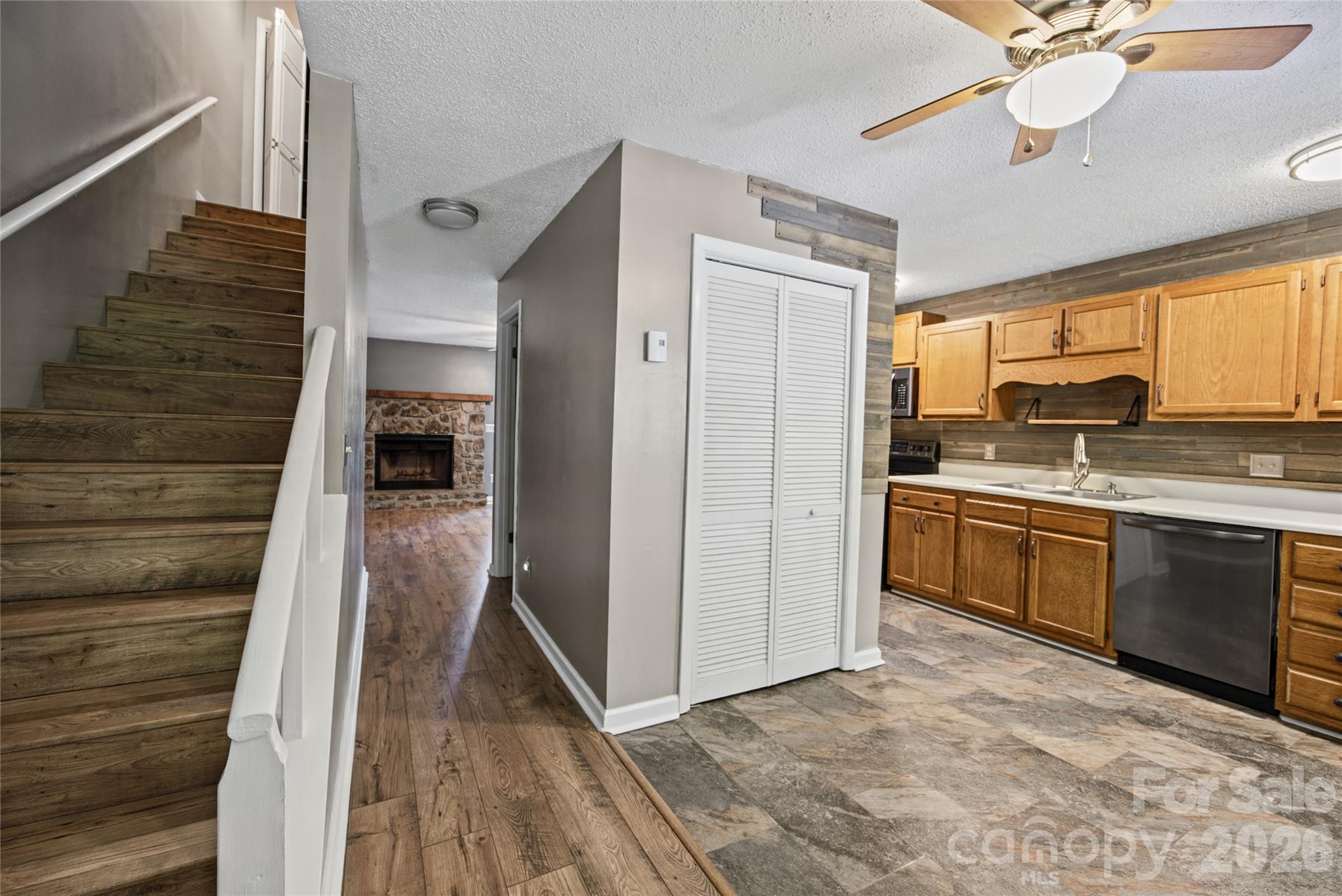 Townhouse at 85 Wildflower Lane, Waynesville, photo 9 of 21