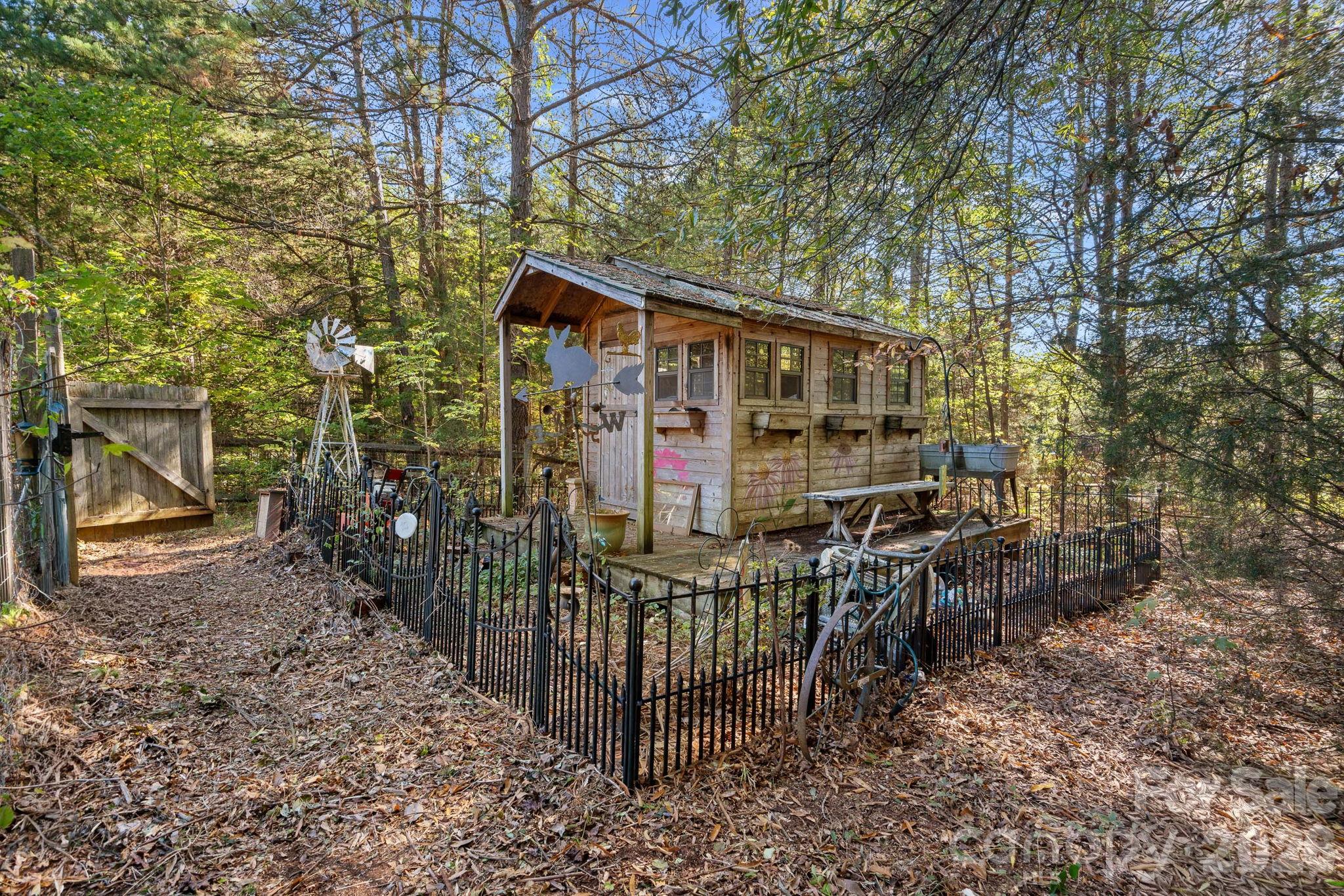 Gardeners Shed With Water Access - 6536 Stephens Road, Huntersville