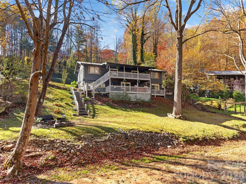 Single Family Residence at 228 White Oak Road, Waynesville, photo 2 of 55