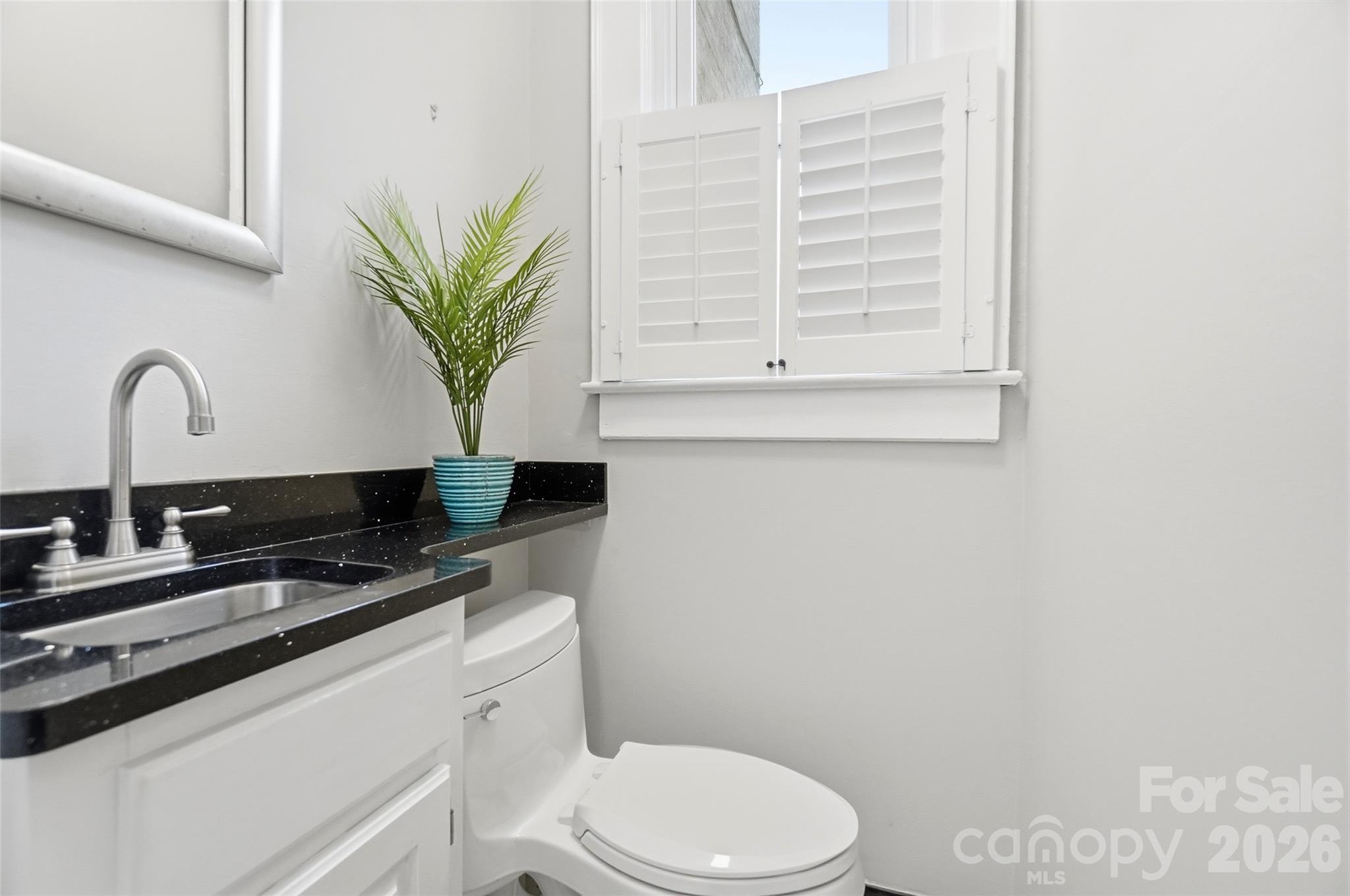 Single Family Residence at 15 Circle Drive, Belmont, photo 16 of 48