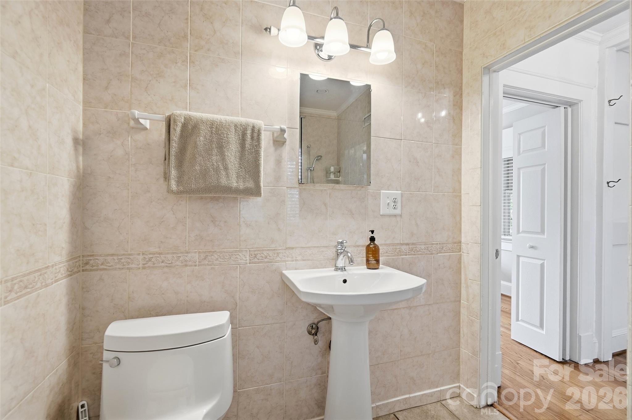 Single Family Residence at 15 Circle Drive, Belmont, photo 22 of 48
