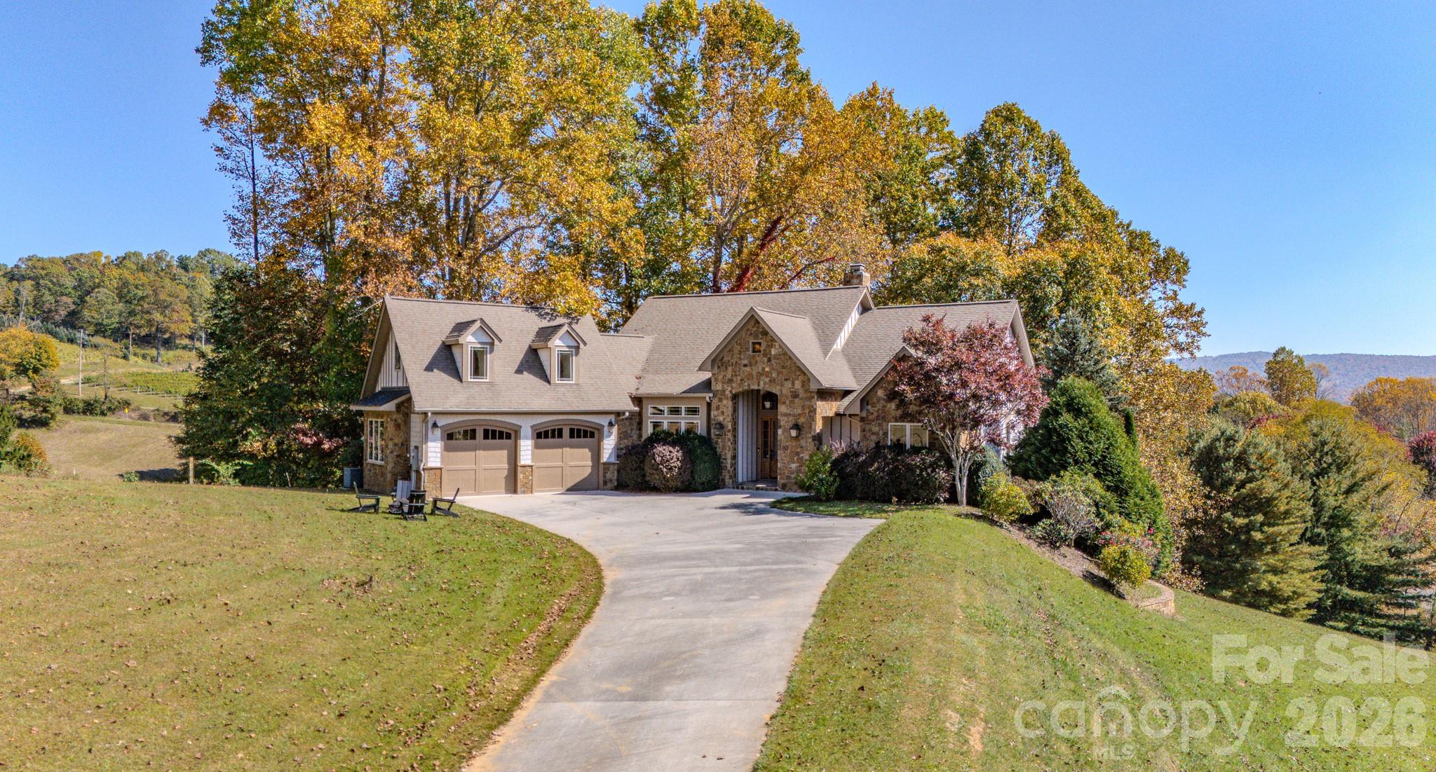 Single Family Residence at 46 North Ridge Lane, Newland, photo 11 of 45
